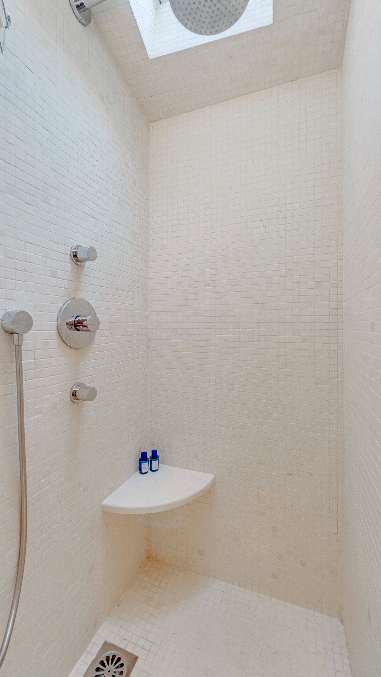 maison contemporaine 4 Pièces en vente sur ST TROPEZ (83990)