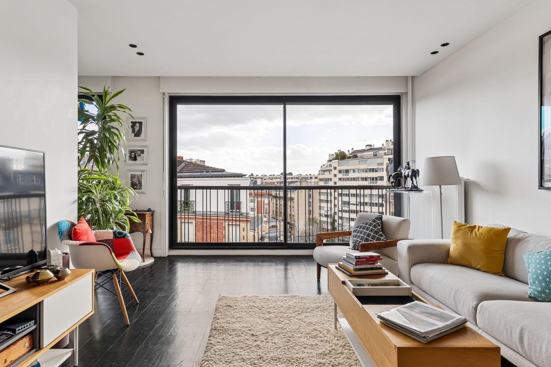 luxury apartment 5 Rooms for sale on PARIS (75016)