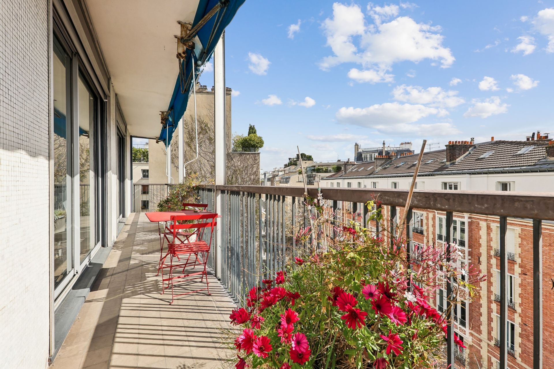 luxury apartment 5 Rooms for sale on PARIS (75016)