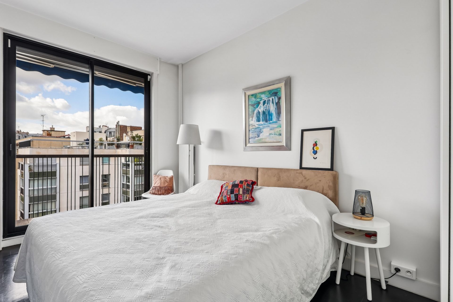 luxury apartment 5 Rooms for sale on PARIS (75016)