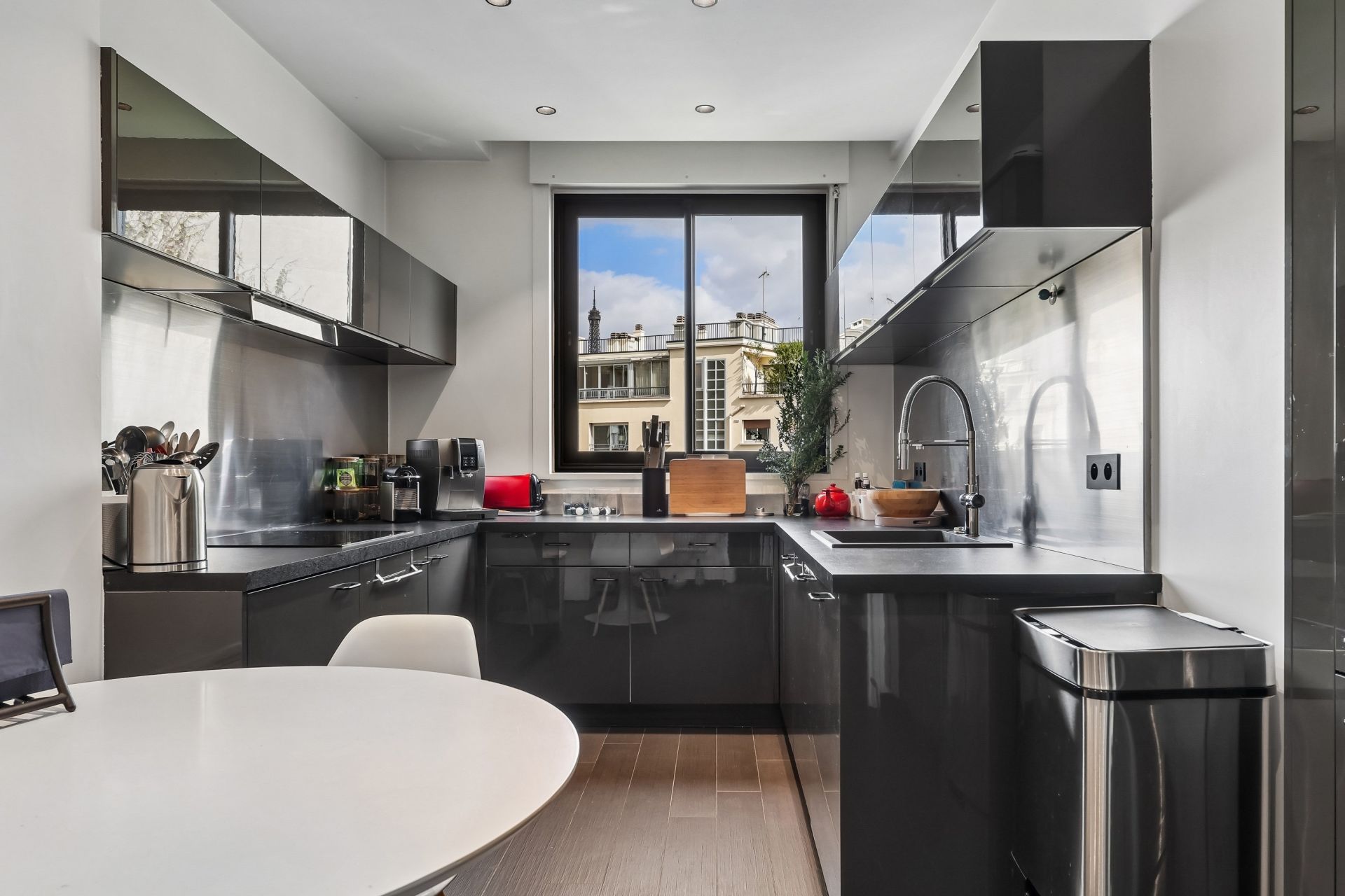 luxury apartment 5 Rooms for sale on PARIS (75016)