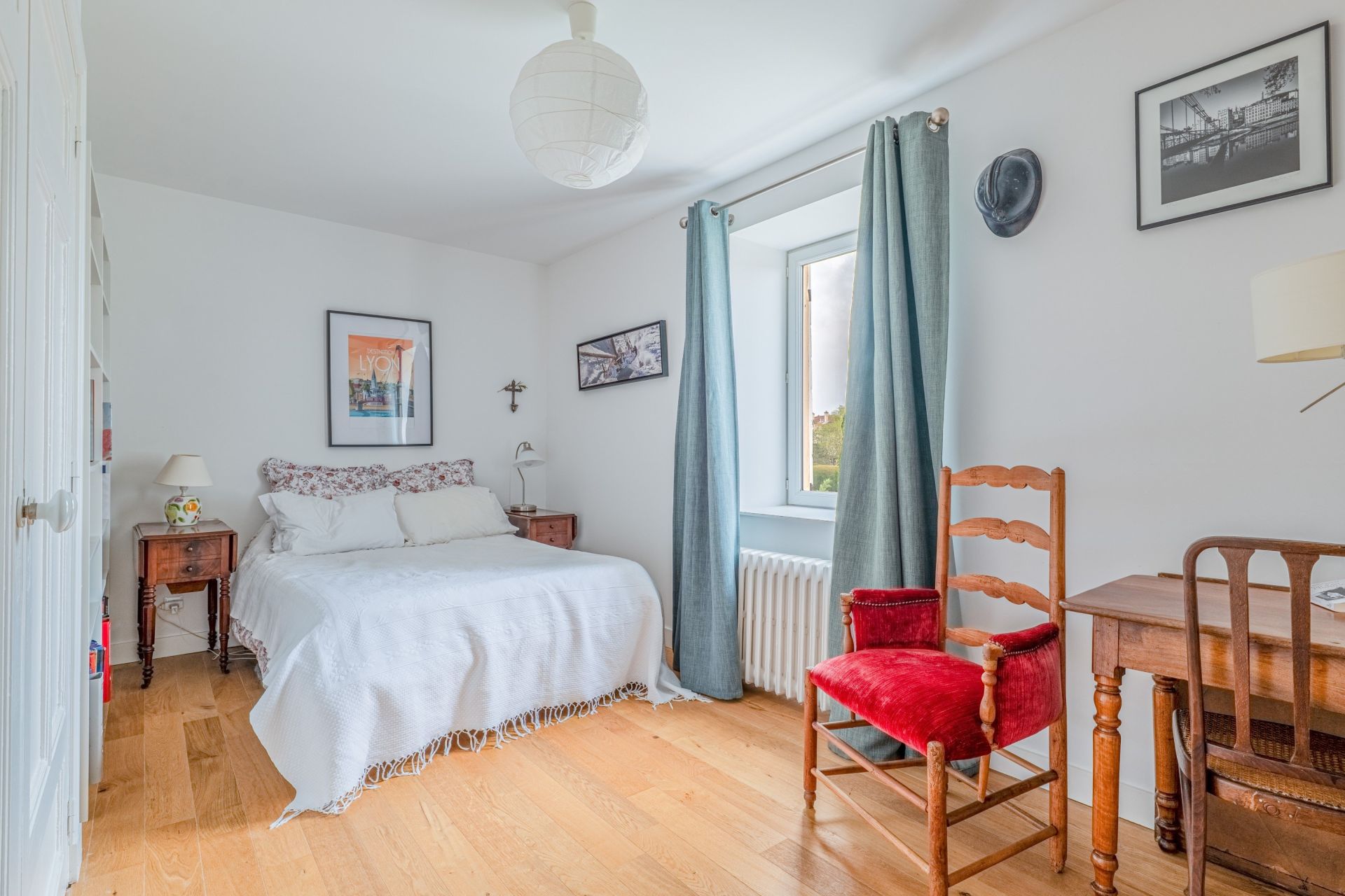 luxury house 8 Rooms for sale on CRAPONNE (69290)