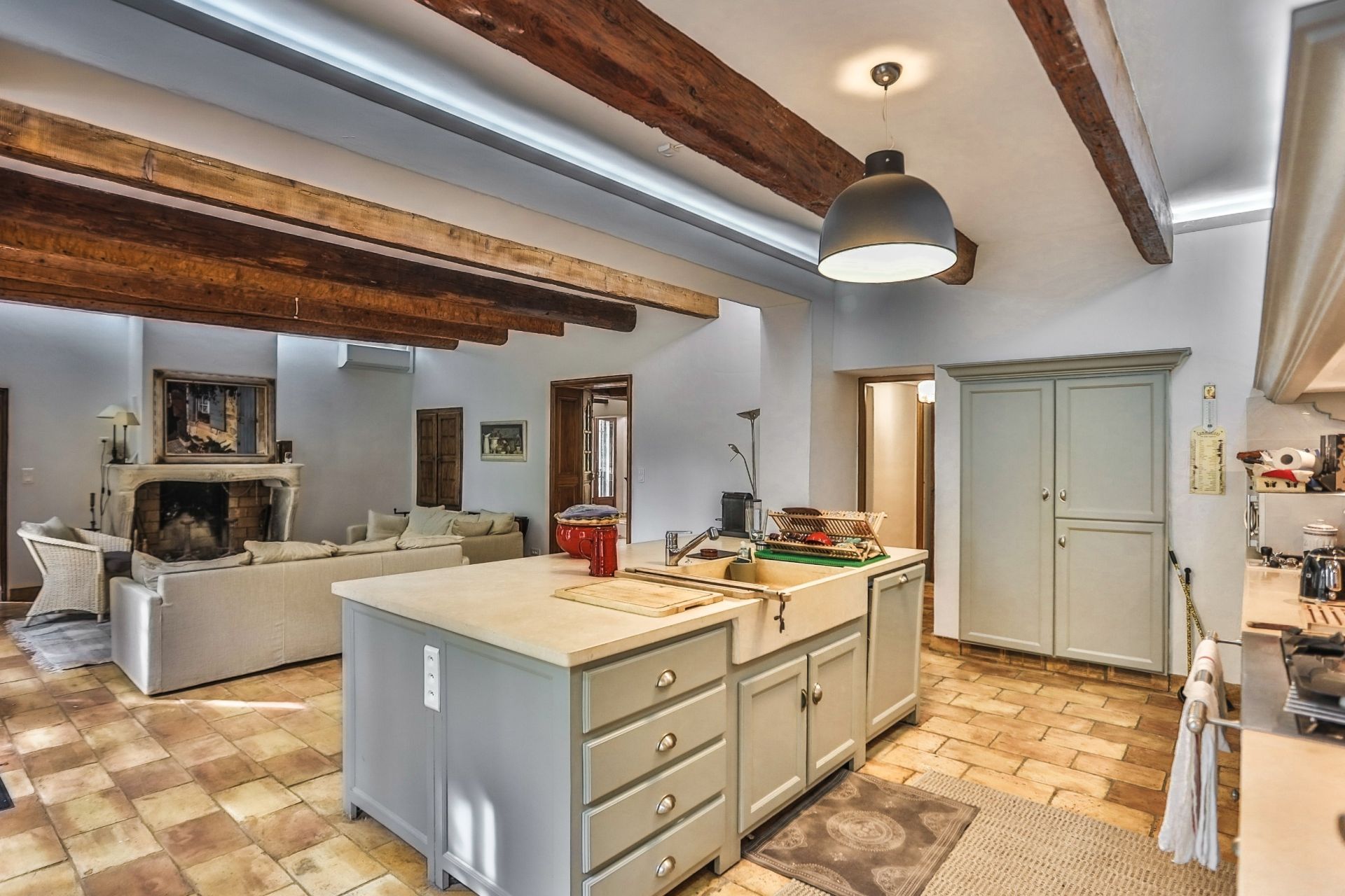 luxury house 15 Rooms for sale on CHATEAUNEUF DU PAPE (84230)