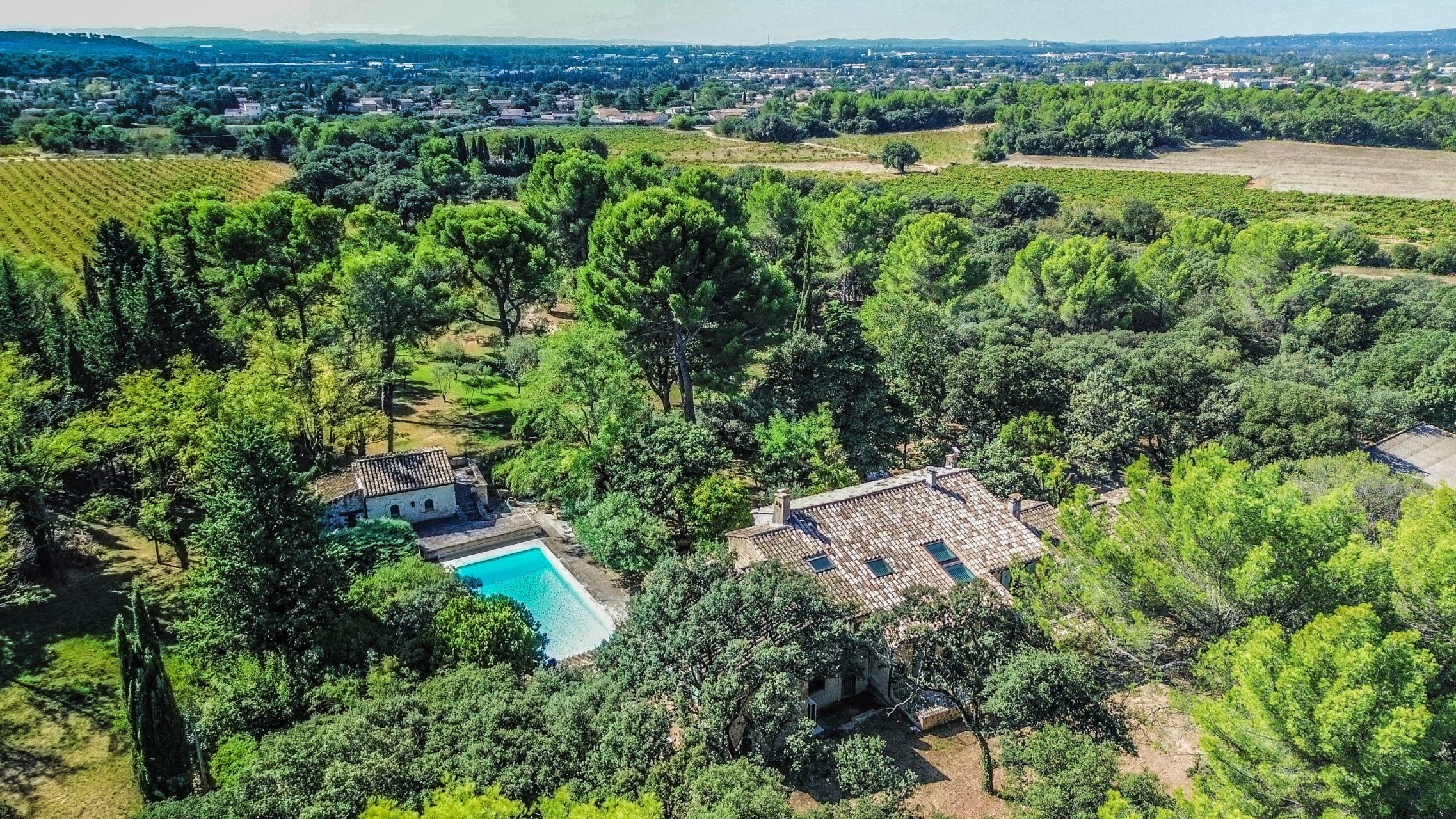luxury house 15 Rooms for sale on CHATEAUNEUF DU PAPE (84230)