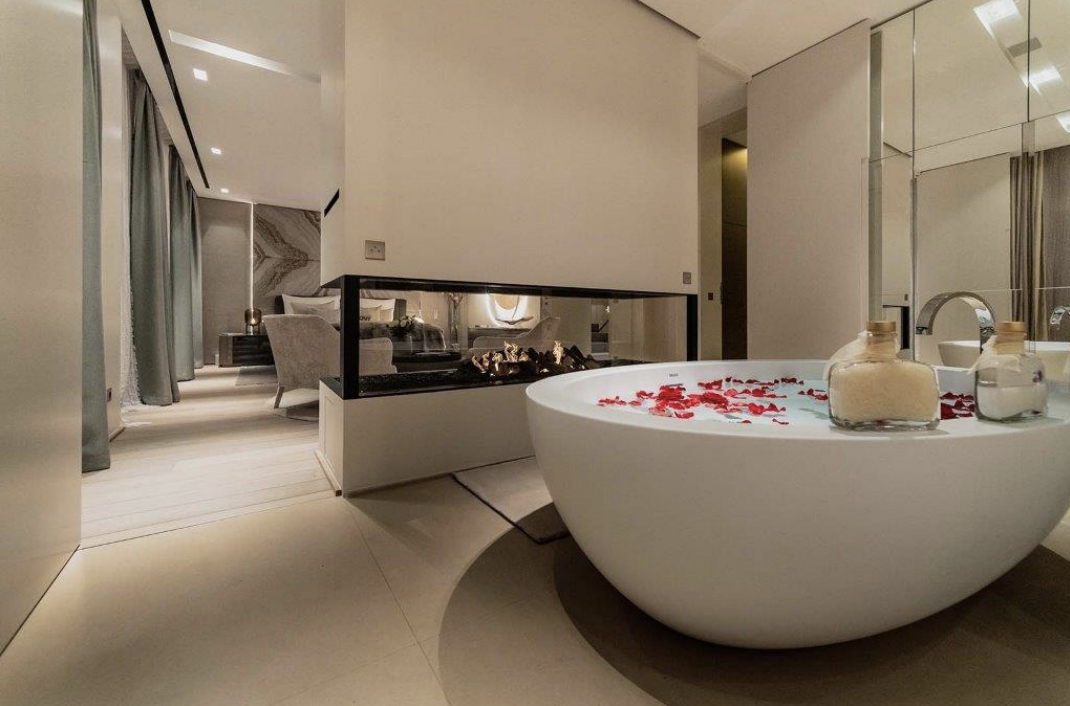 mansion (hôtel particulier) 12 Rooms for sale on PARIS (75016)