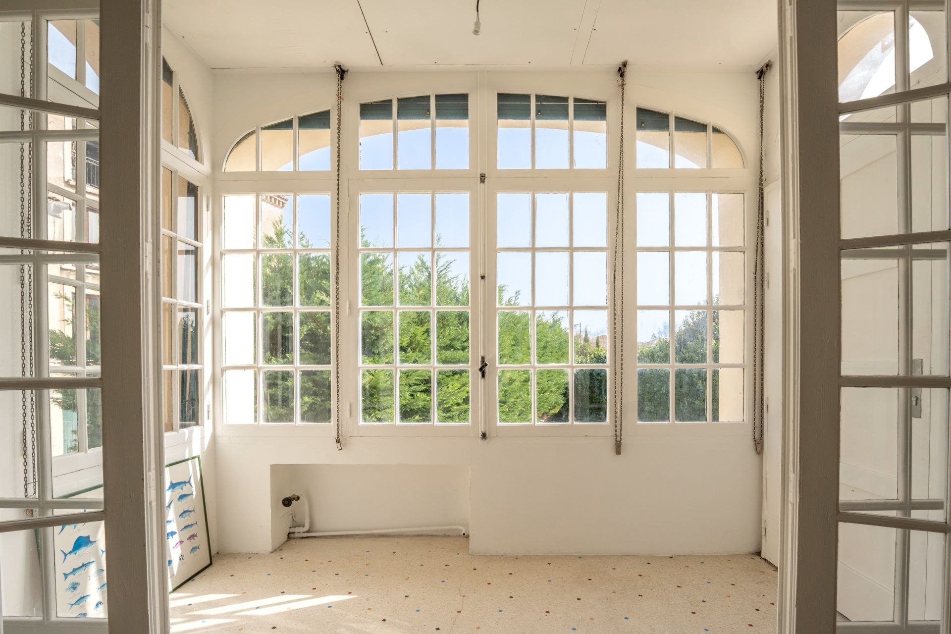 luxury property 5 Rooms for sale on MONTPELLIER (34000)