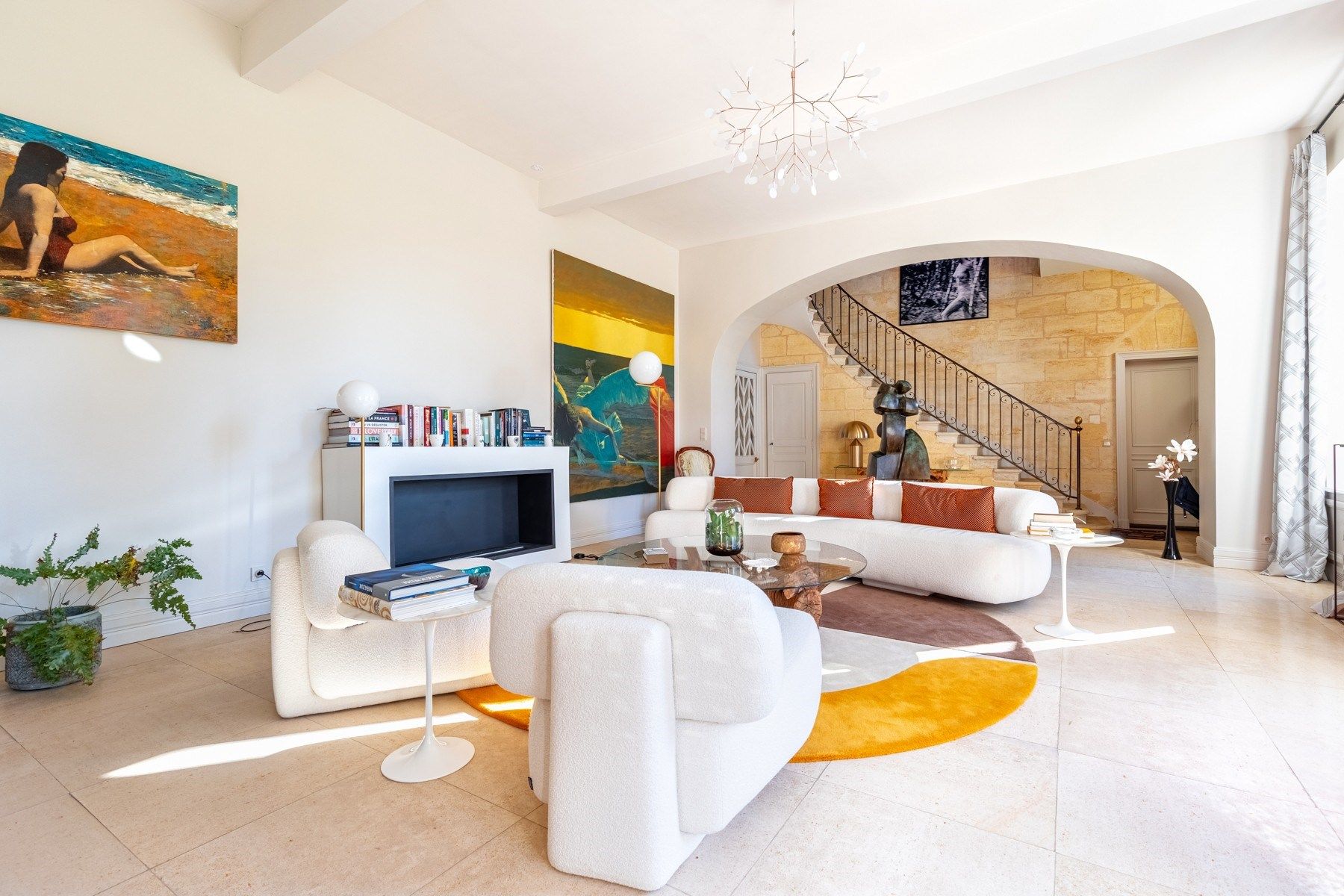 luxury property 10 Rooms for sale on BORDEAUX (33000)