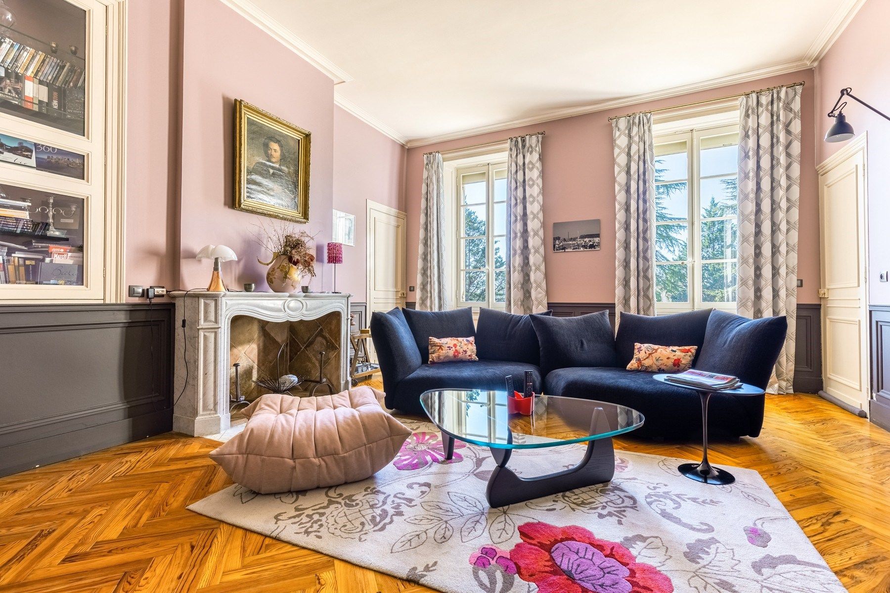 luxury property 10 Rooms for sale on BORDEAUX (33000)
