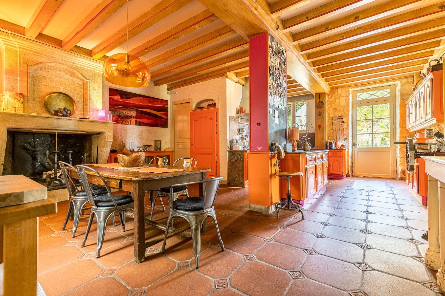 luxury property 10 Rooms for sale on BORDEAUX (33000)
