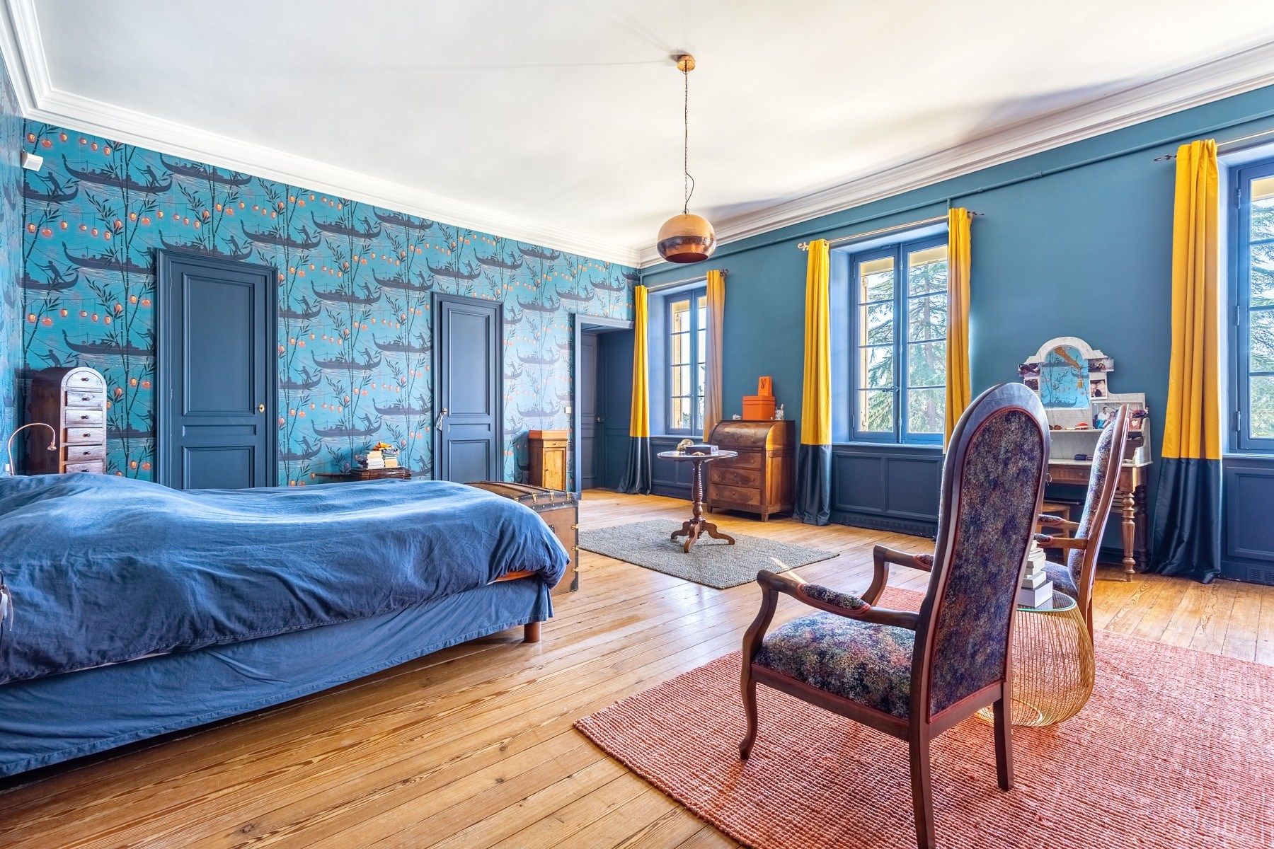 luxury property 10 Rooms for sale on BORDEAUX (33000)