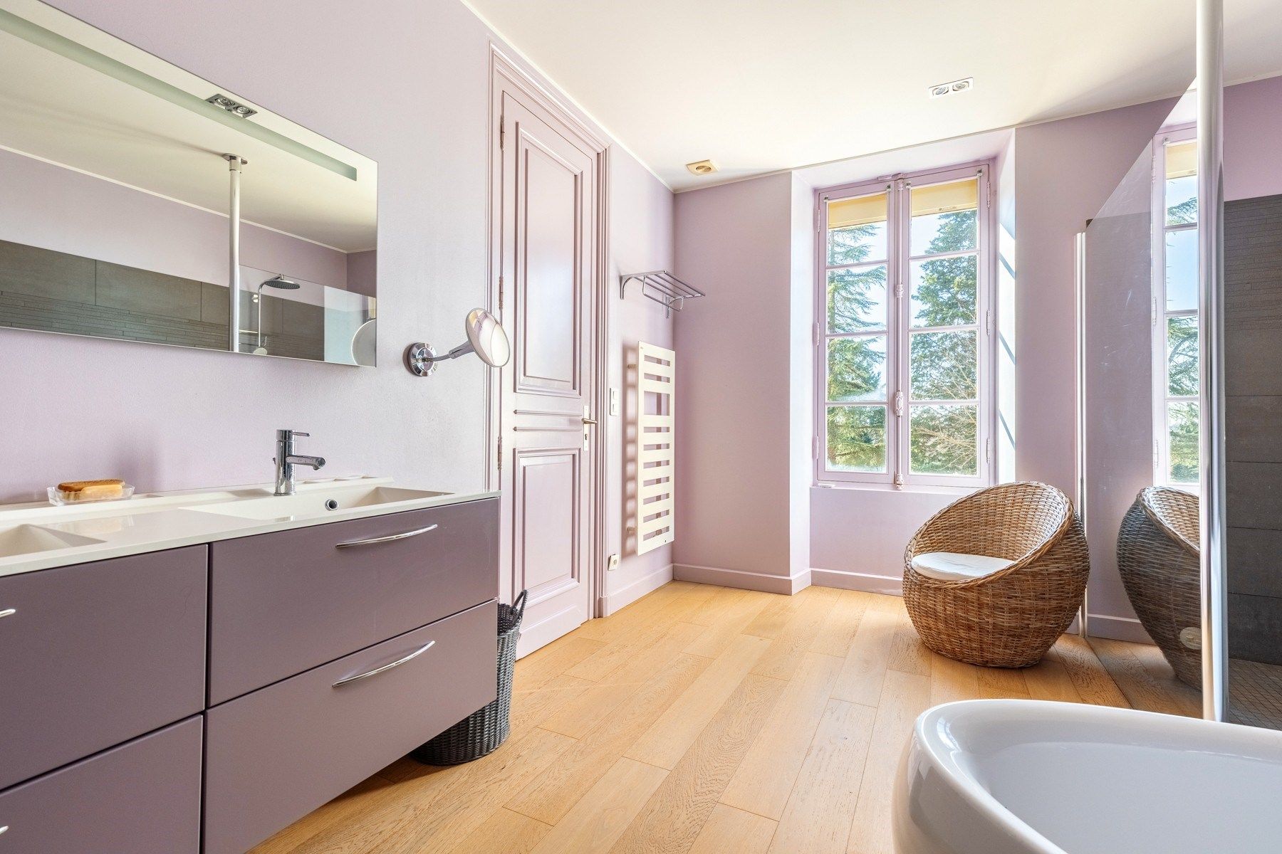 luxury property 10 Rooms for sale on BORDEAUX (33000)