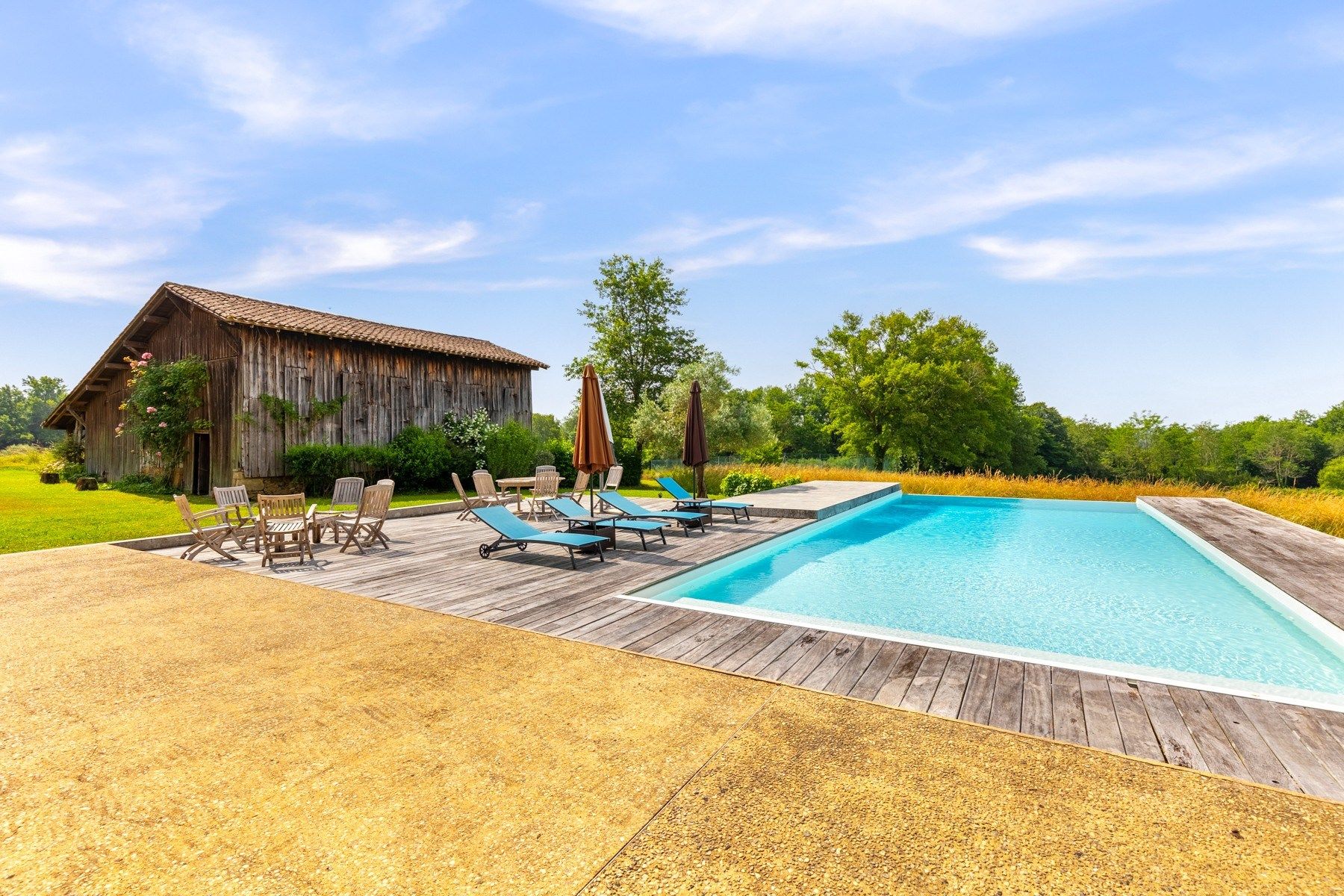 luxury house 7 Rooms for sale on BAZAS (33430)