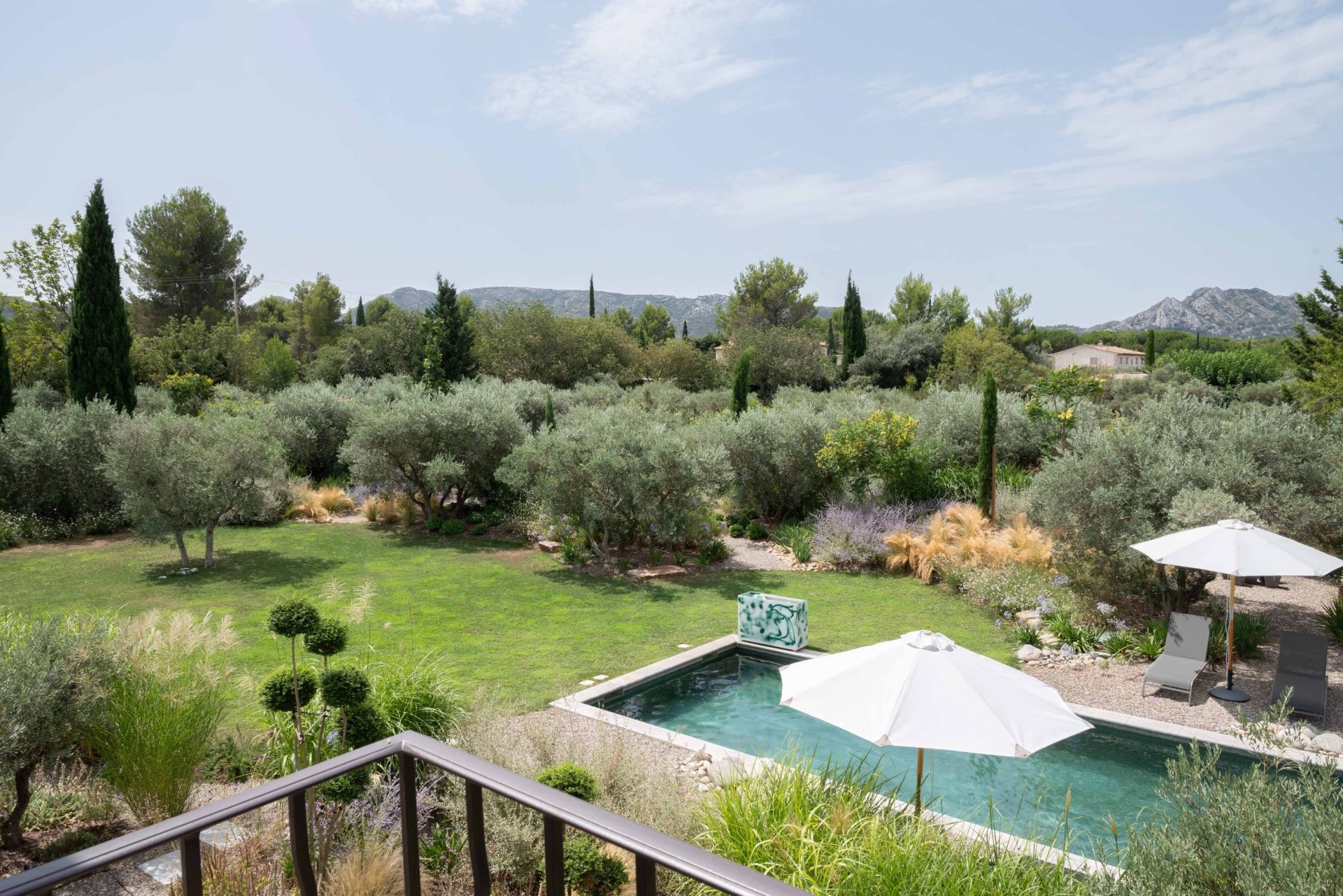 luxury house 7 Rooms for sale on EYGALIERES (13810)