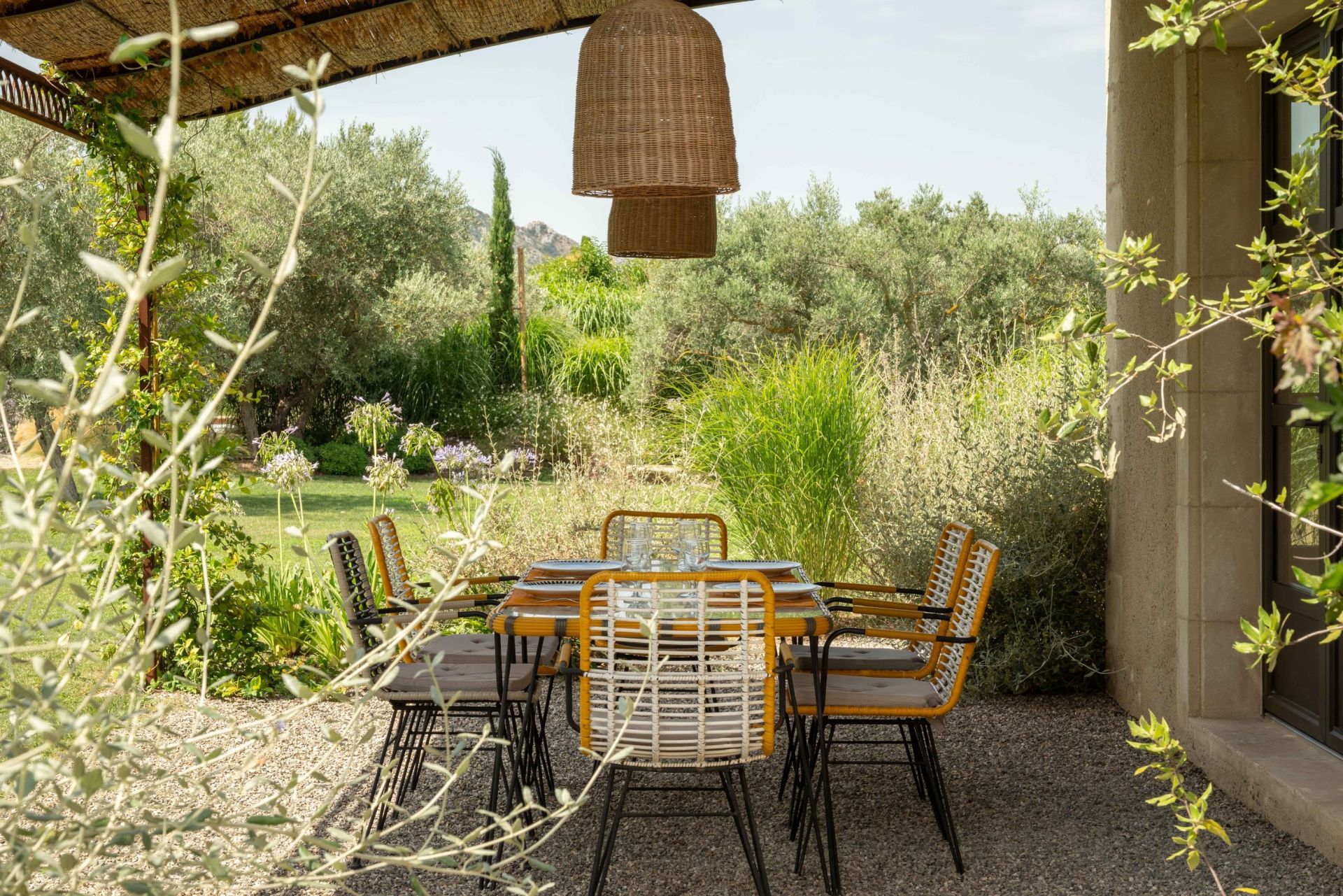 luxury house 7 Rooms for sale on EYGALIERES (13810)
