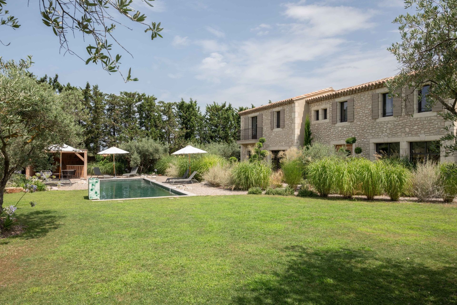 luxury house 7 Rooms for sale on EYGALIERES (13810)