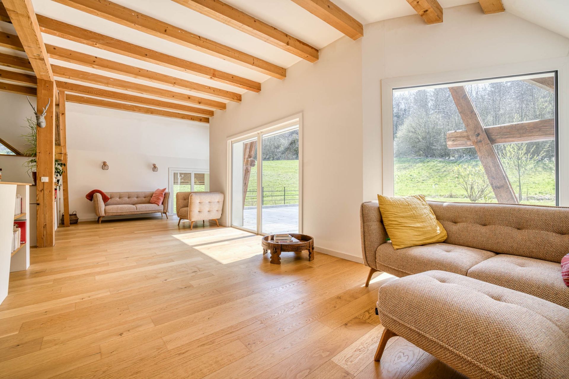 luxury house 9 Rooms for sale on ALLONZIER LA CAILLE (74350)