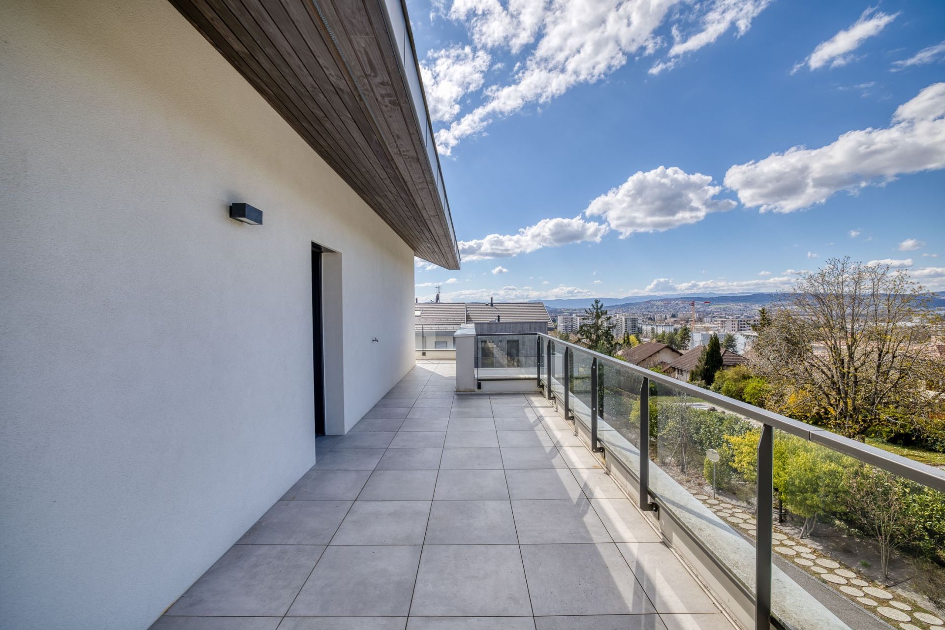 luxury apartment 5 Rooms for sale on ANNECY LE VIEUX (74940)