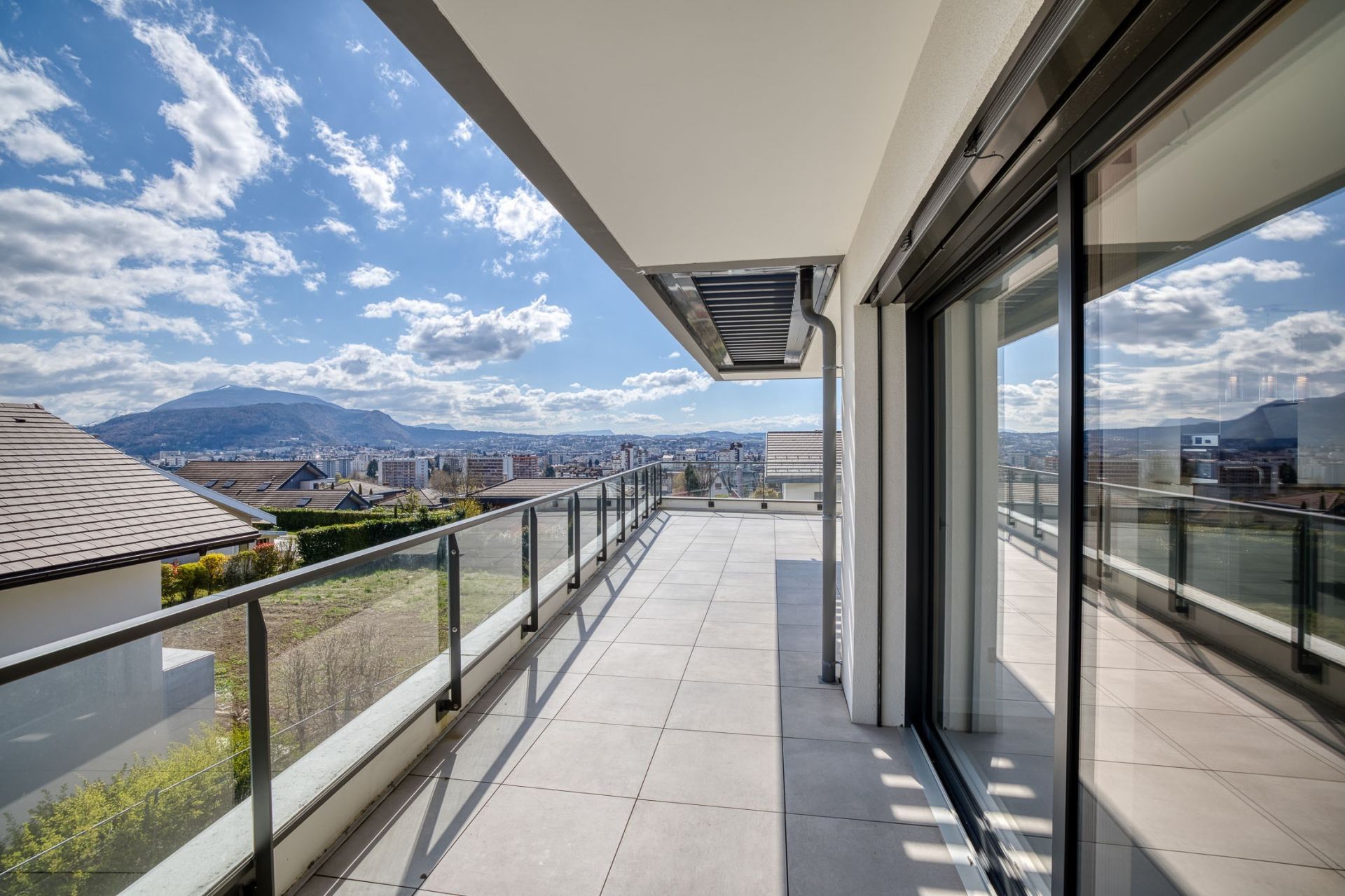 luxury apartment 5 Rooms for sale on ANNECY LE VIEUX (74940)