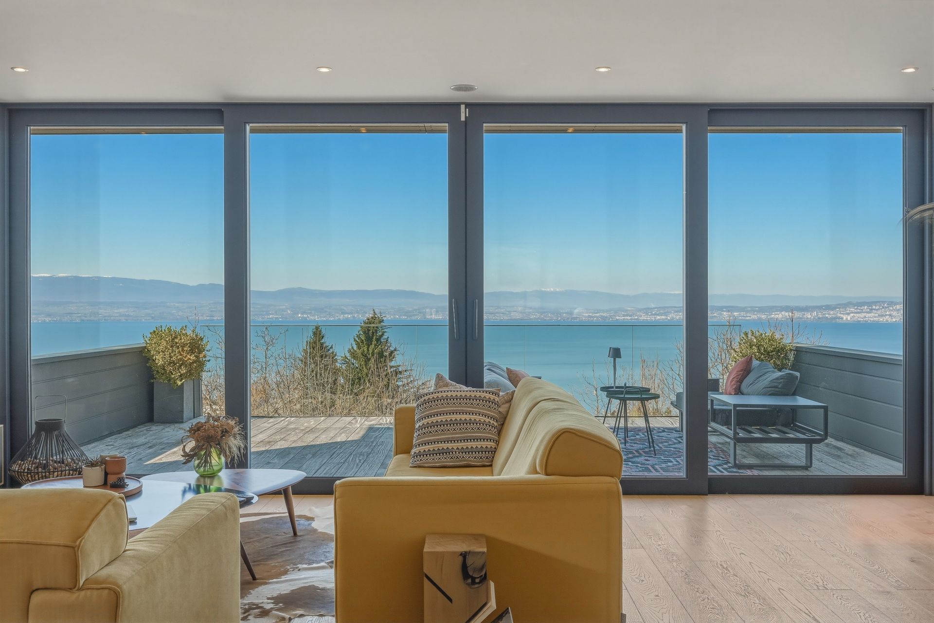 luxury house 6 Rooms for sale on EVIAN LES BAINS (74500)