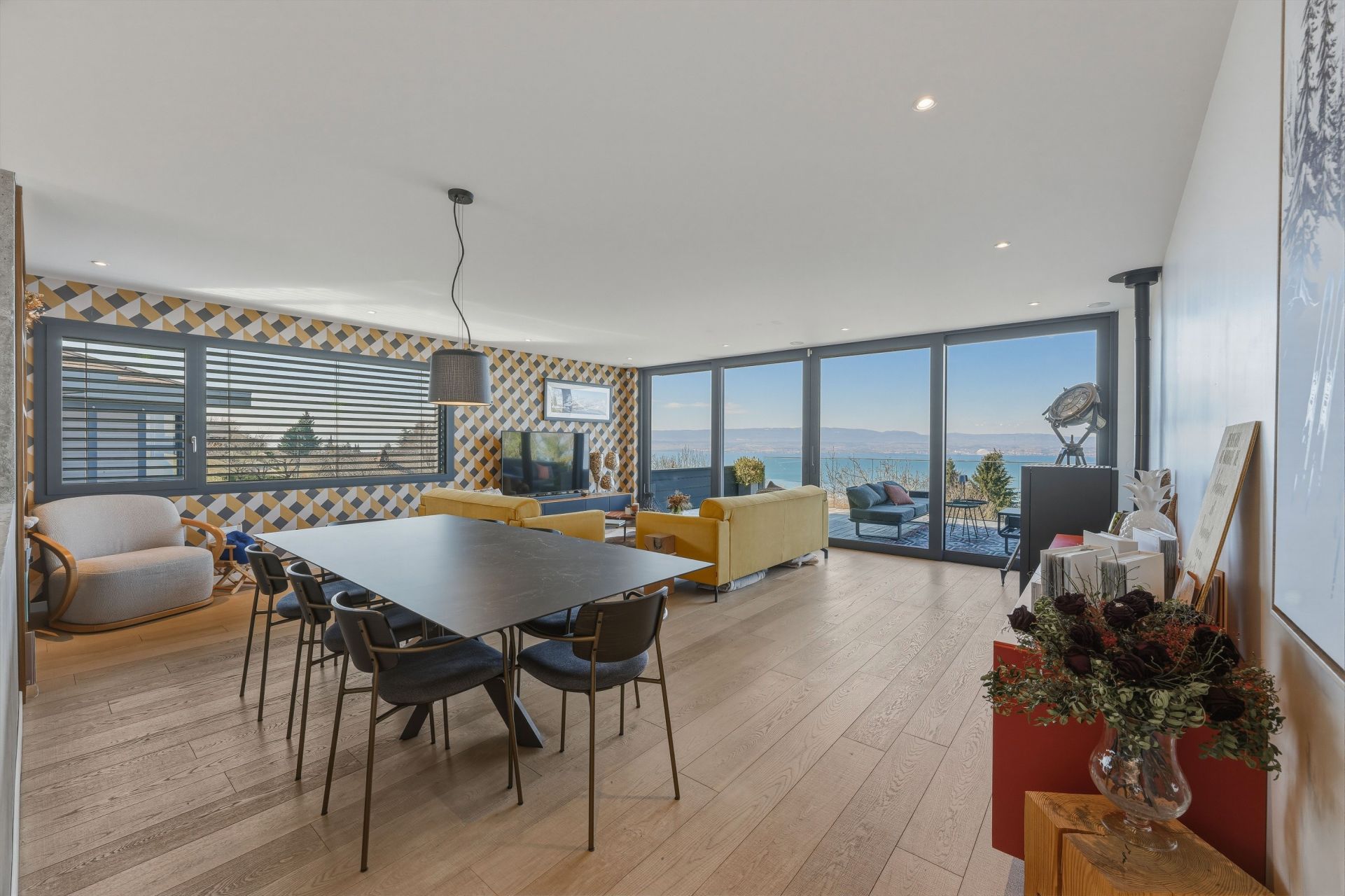 luxury house 6 Rooms for sale on EVIAN LES BAINS (74500)