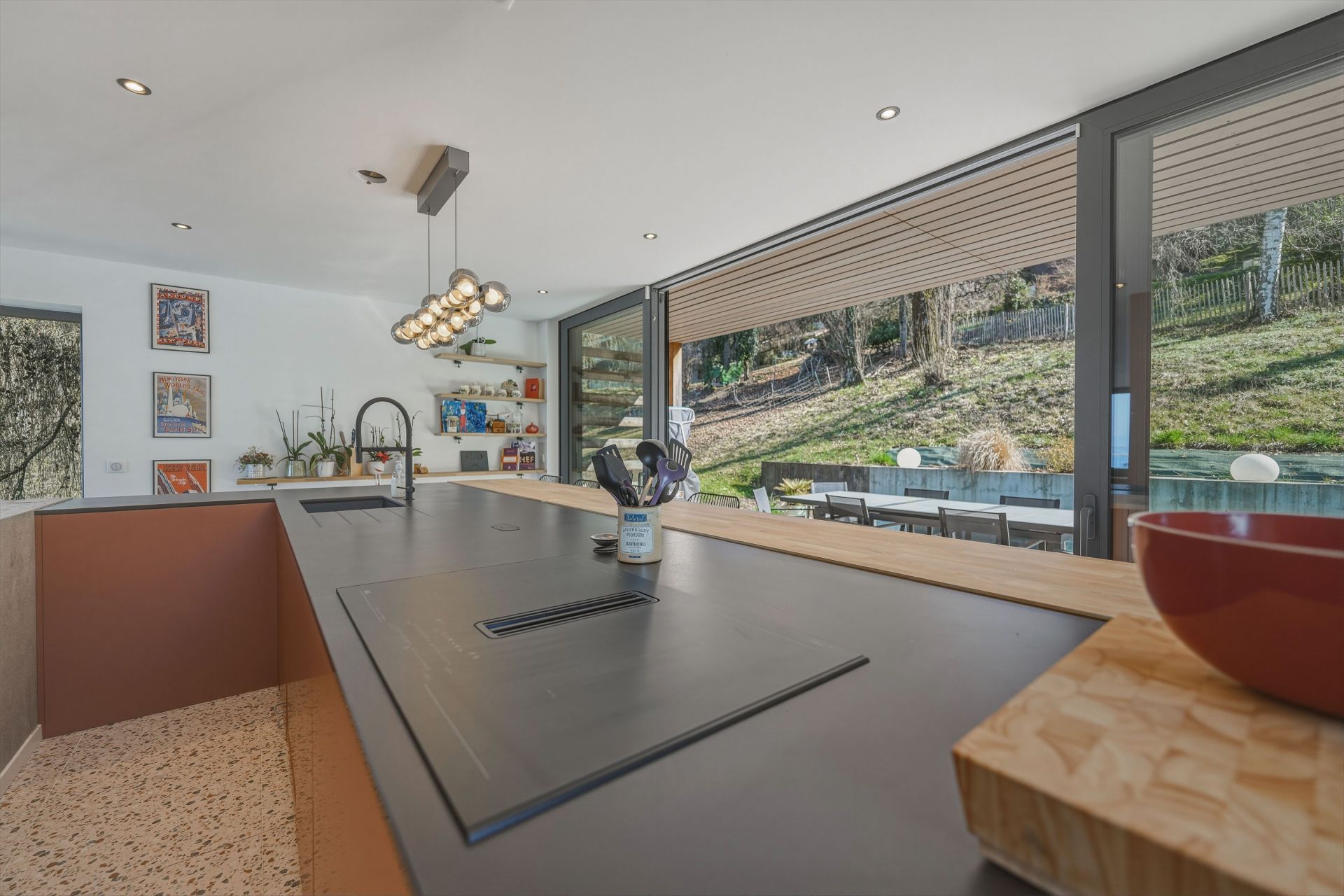 luxury house 6 Rooms for sale on EVIAN LES BAINS (74500)