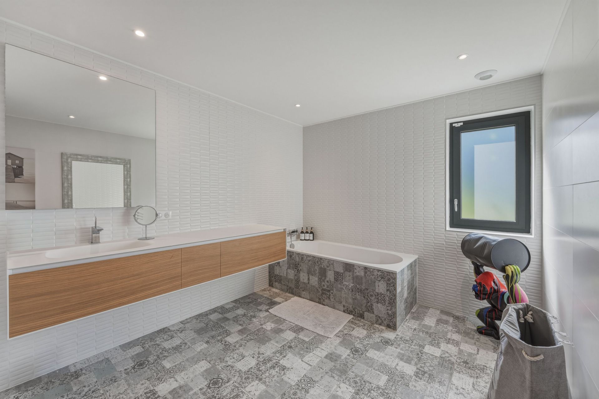 luxury house 6 Rooms for sale on EVIAN LES BAINS (74500)