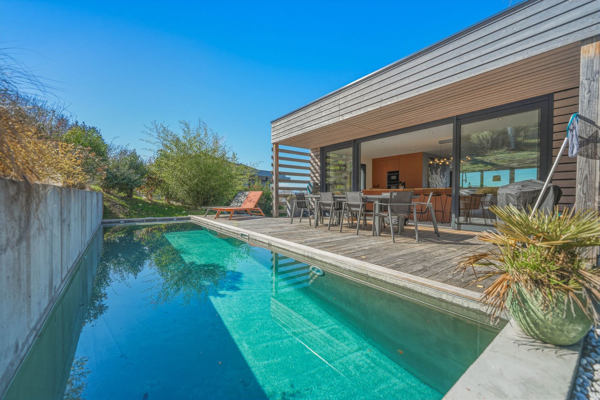 luxury house 6 Rooms for sale on EVIAN LES BAINS (74500)