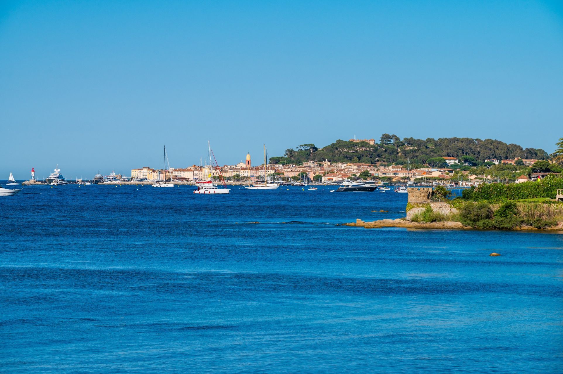 luxury villa 9 Rooms for sale on GRIMAUD (83310)