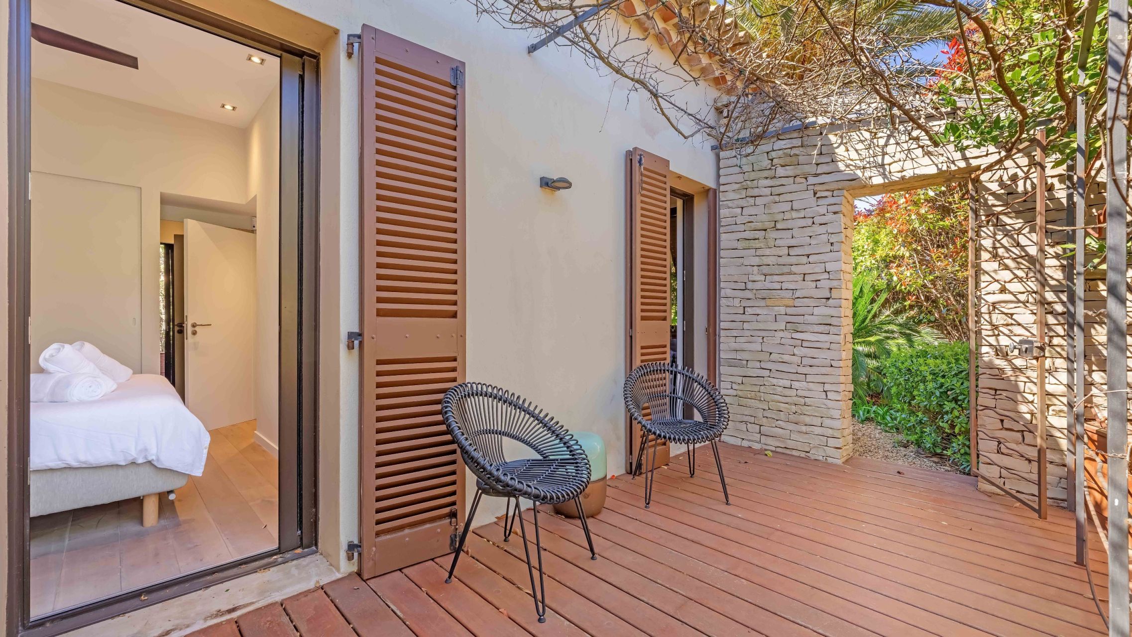 luxury house 8 Rooms for sale on ST TROPEZ (83990)