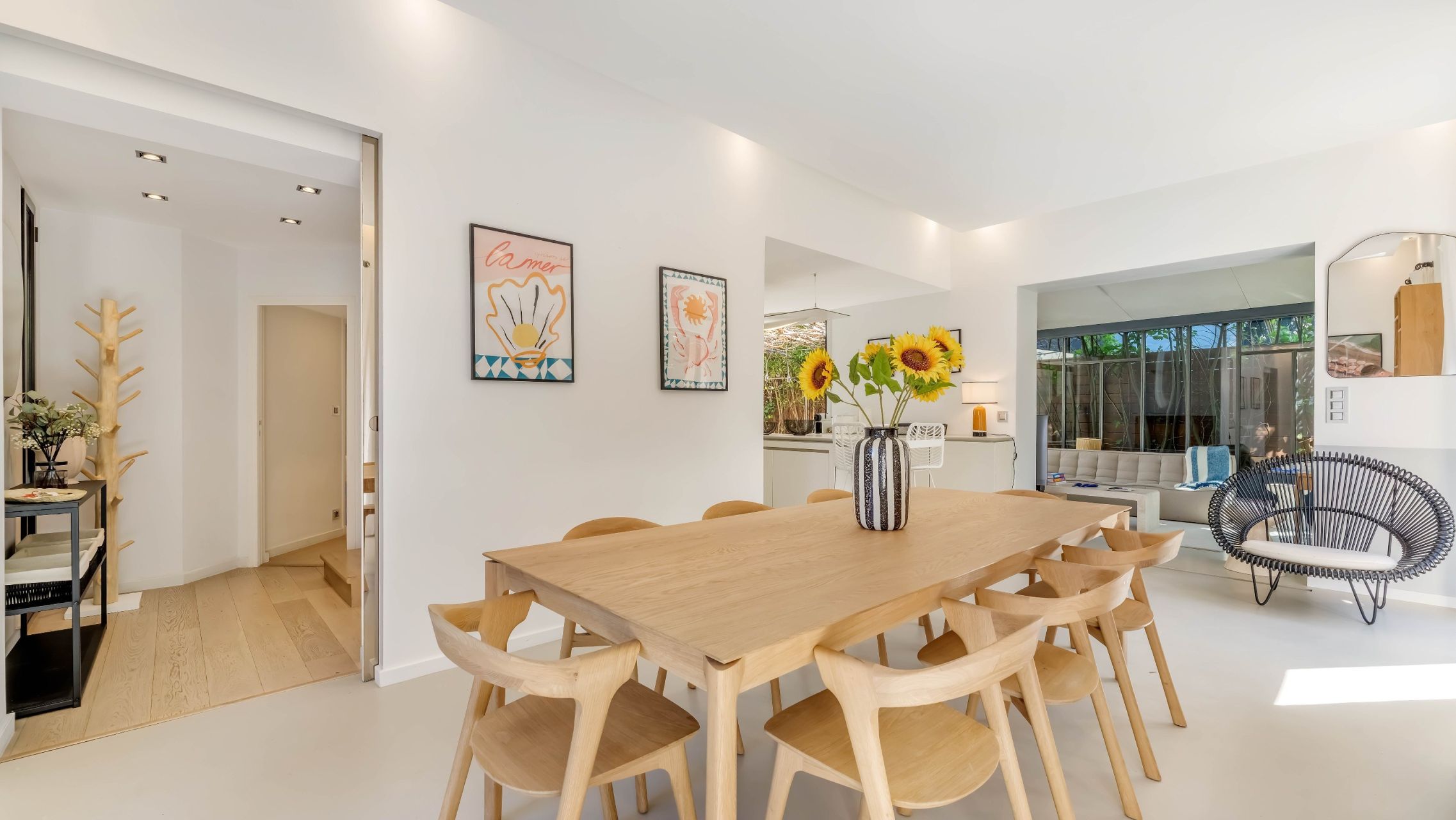 luxury house 8 Rooms for sale on ST TROPEZ (83990)