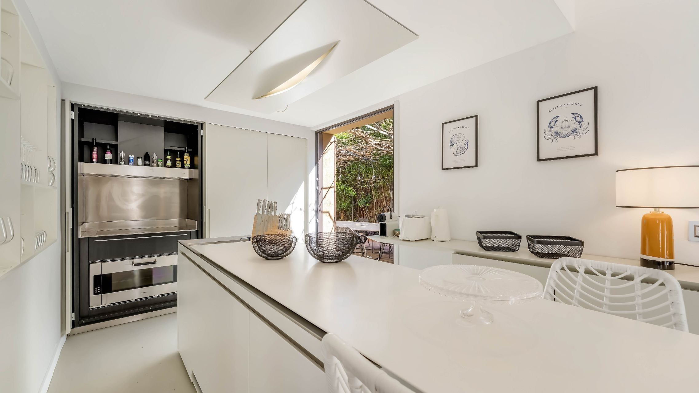 luxury house 8 Rooms for sale on ST TROPEZ (83990)