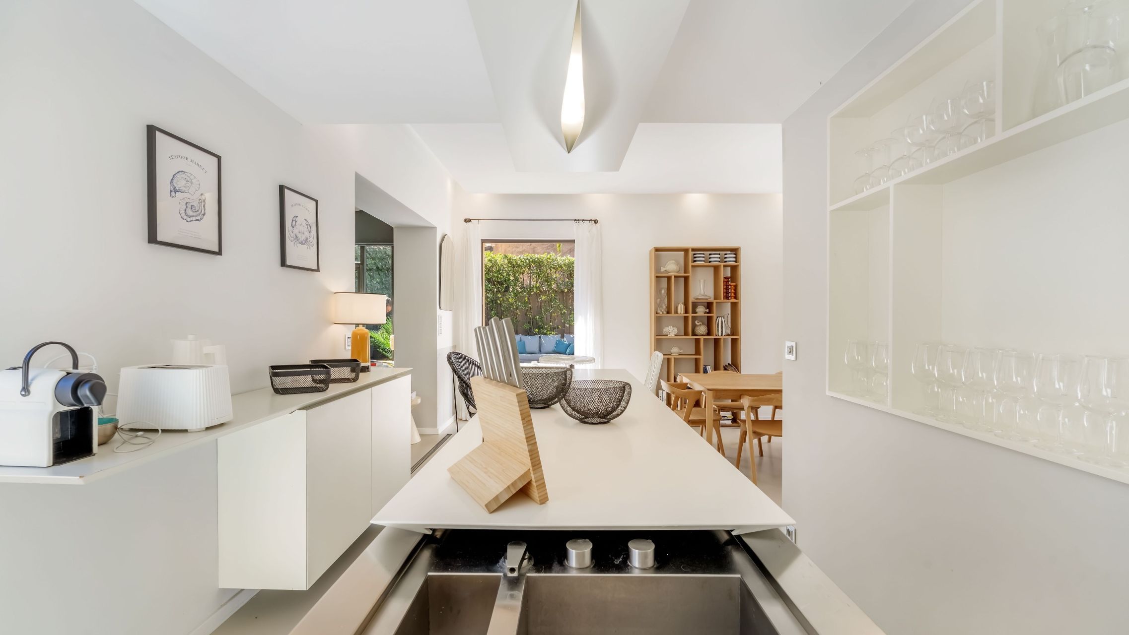 luxury house 8 Rooms for sale on ST TROPEZ (83990)