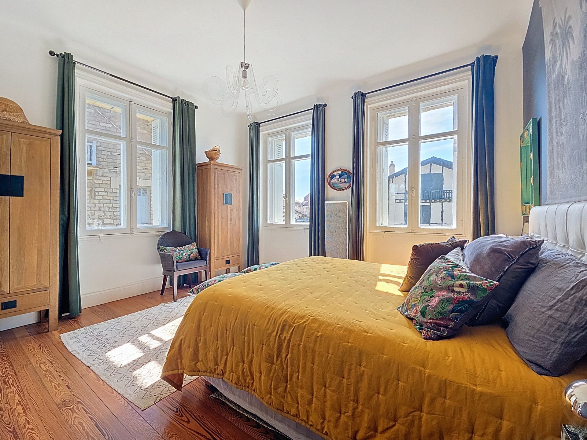 luxury apartment 5 Rooms for sale on BIARRITZ (64200)