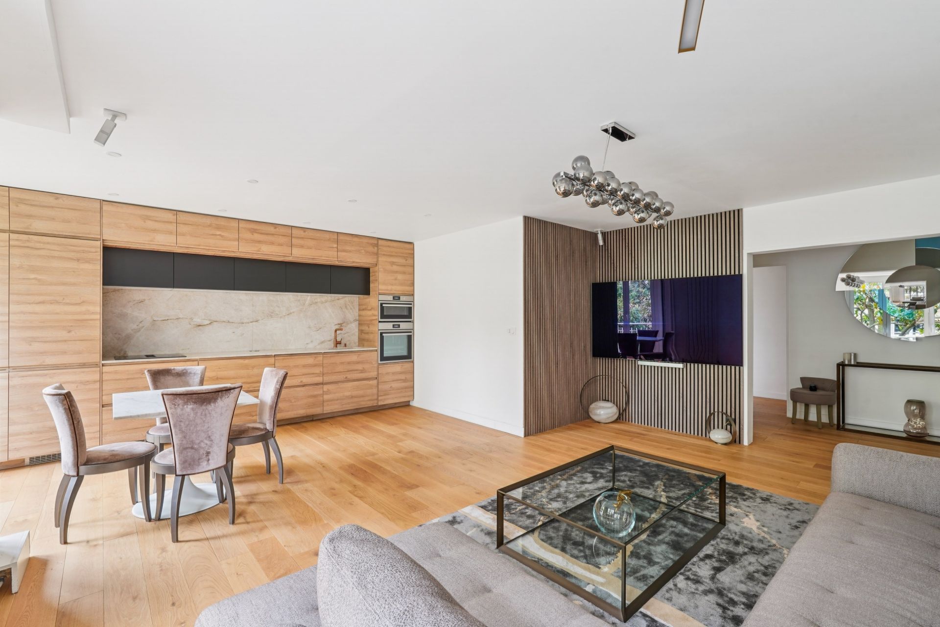 luxury apartment 4 Rooms for sale on NEUILLY SUR SEINE (92200)