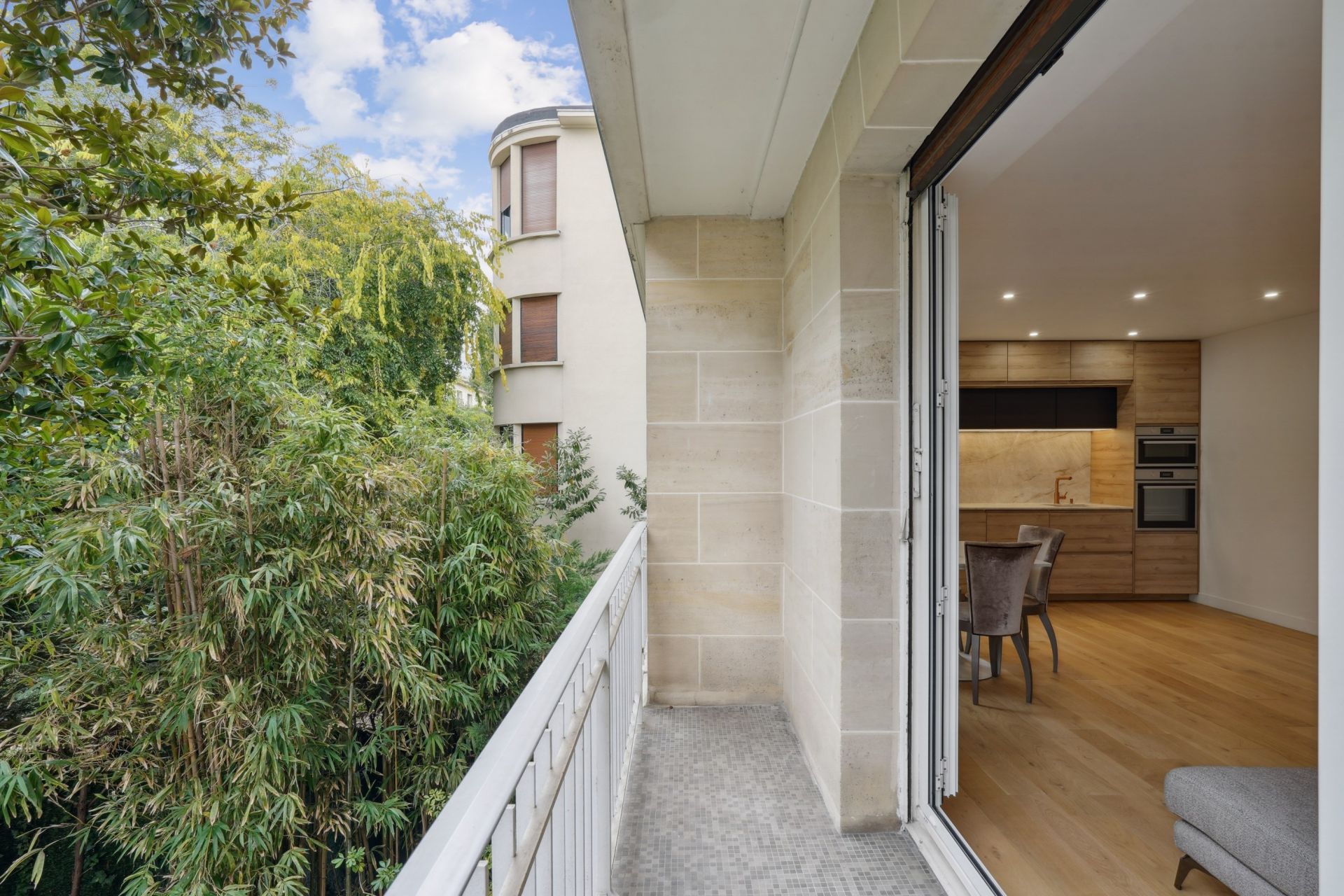 luxury apartment 4 Rooms for sale on NEUILLY SUR SEINE (92200)