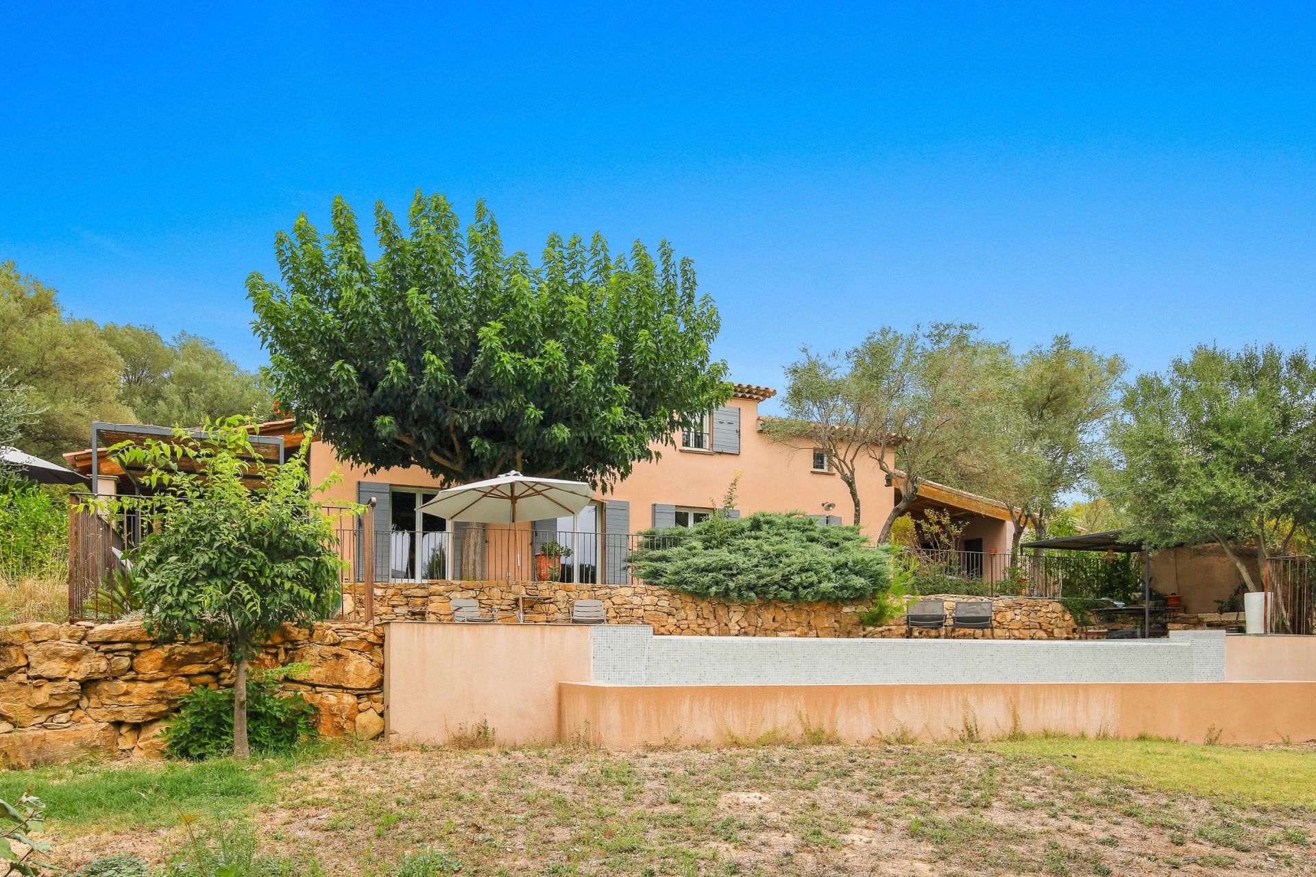 maison provençale de luxe 7 Pièces en vente sur LA CADIERE D AZUR (83740)