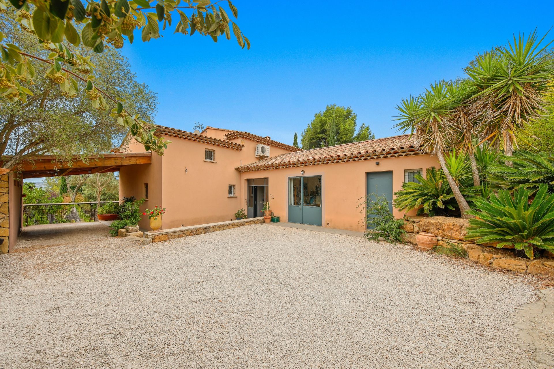maison provençale de luxe 7 Pièces en vente sur LA CADIERE D AZUR (83740)