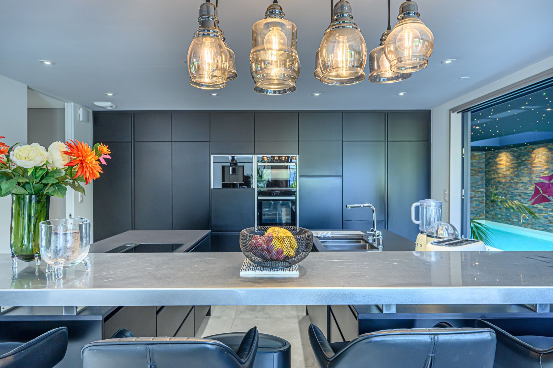 luxury villa 8 Rooms for seasonal rent on ST MARC SUR MER (44600)