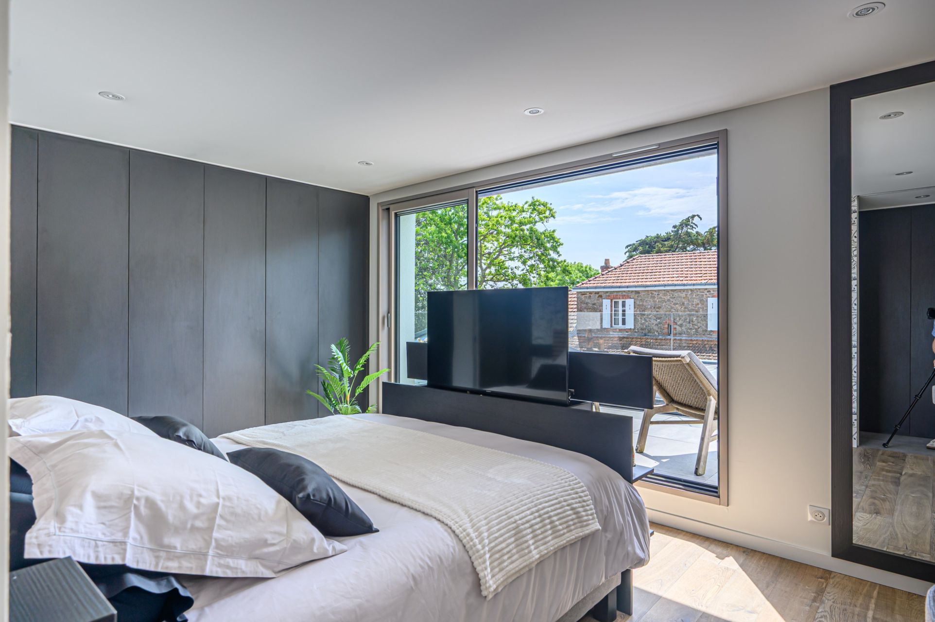 luxury villa 8 Rooms for seasonal rent on ST MARC SUR MER (44600)
