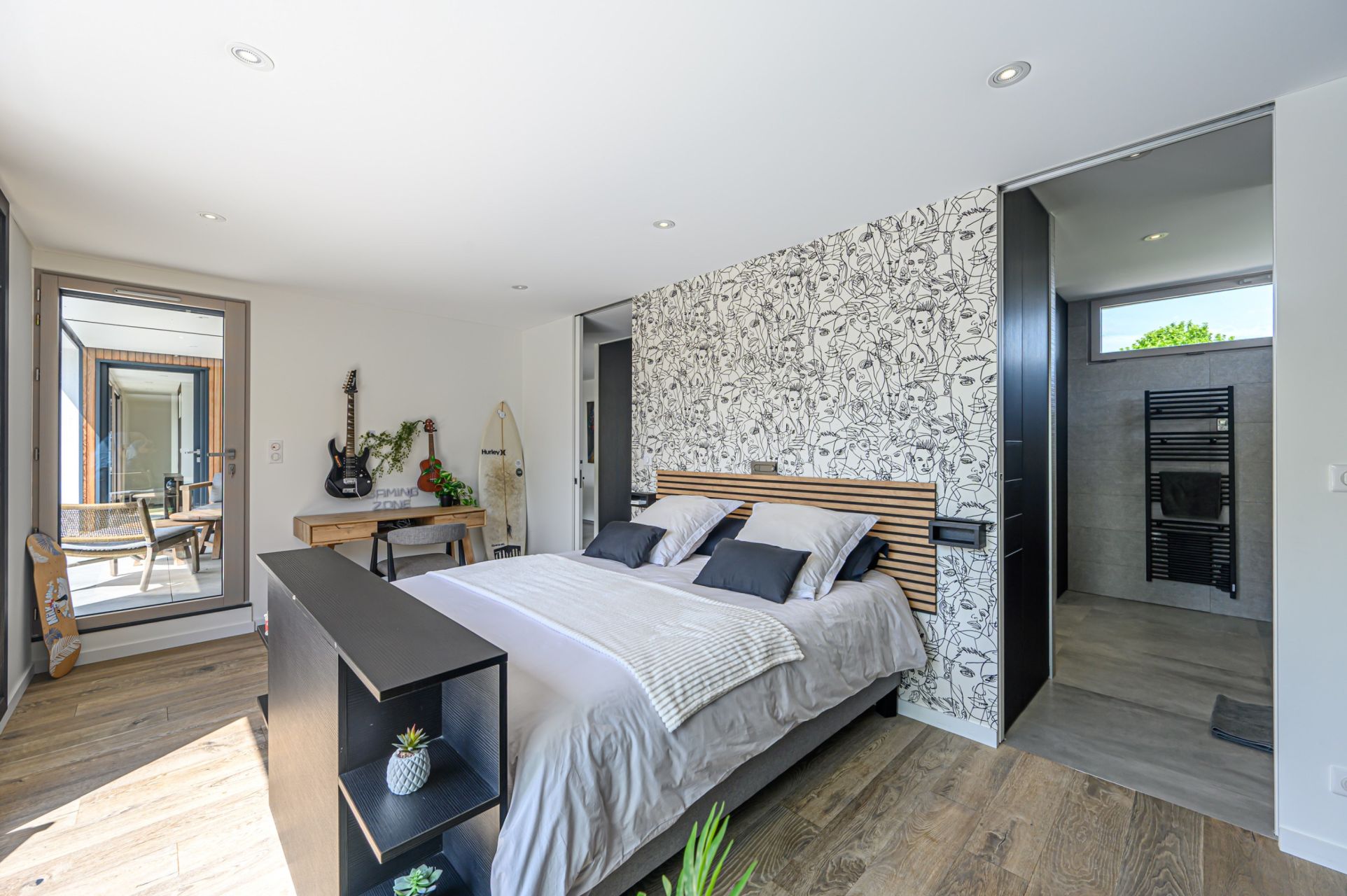 luxury villa 8 Rooms for seasonal rent on ST MARC SUR MER (44600)