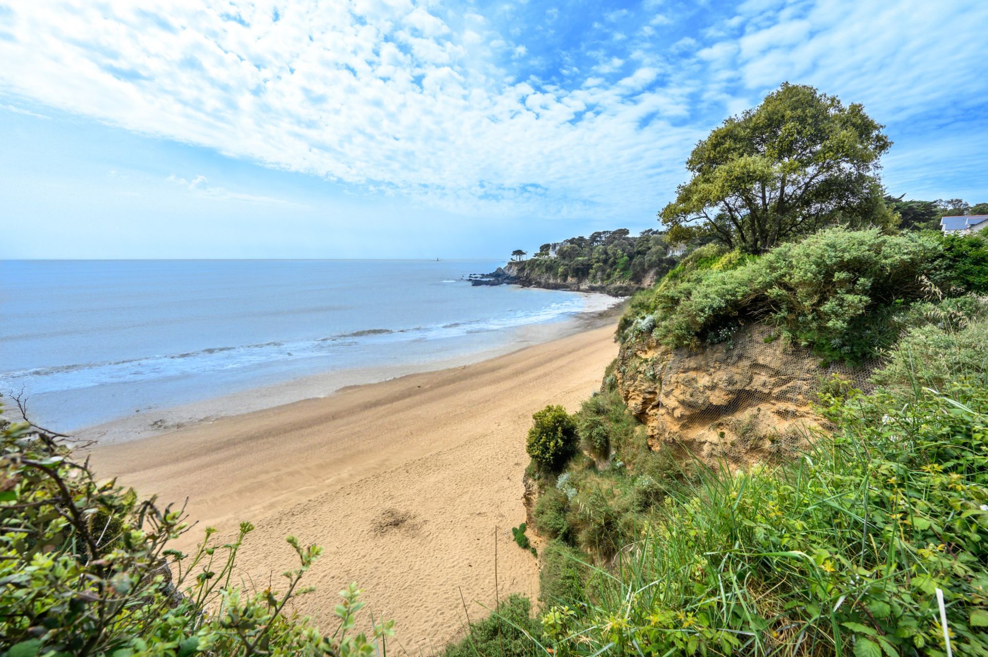 luxury villa 8 Rooms for seasonal rent on ST MARC SUR MER (44600)