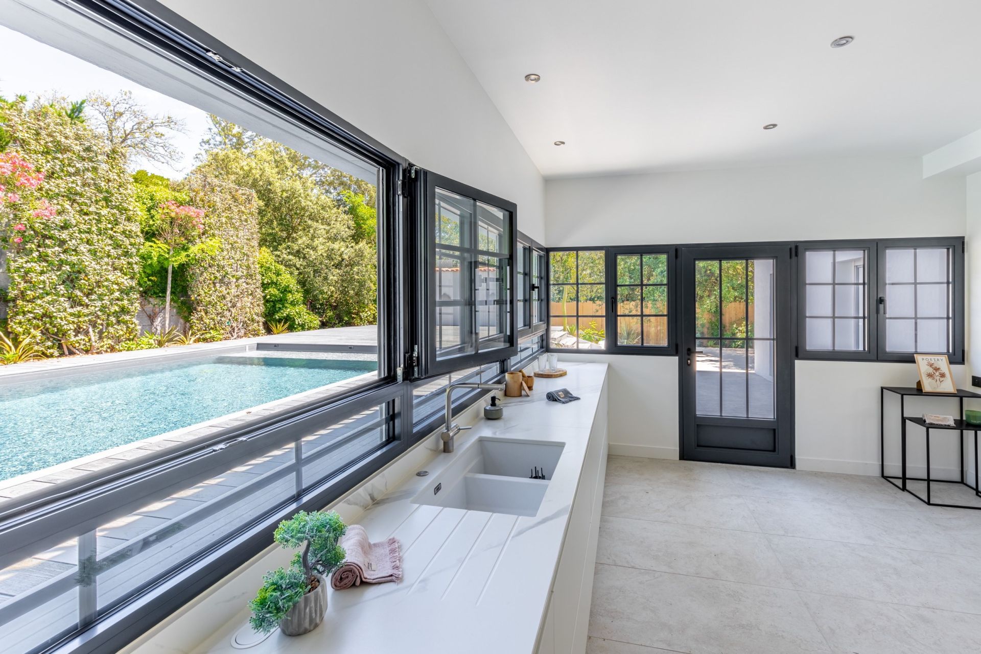 luxury villa 7 Rooms for sale on ARCACHON (33120)