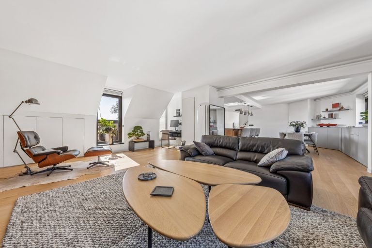 luxury apartment 5 Rooms for sale on PARIS (75014)