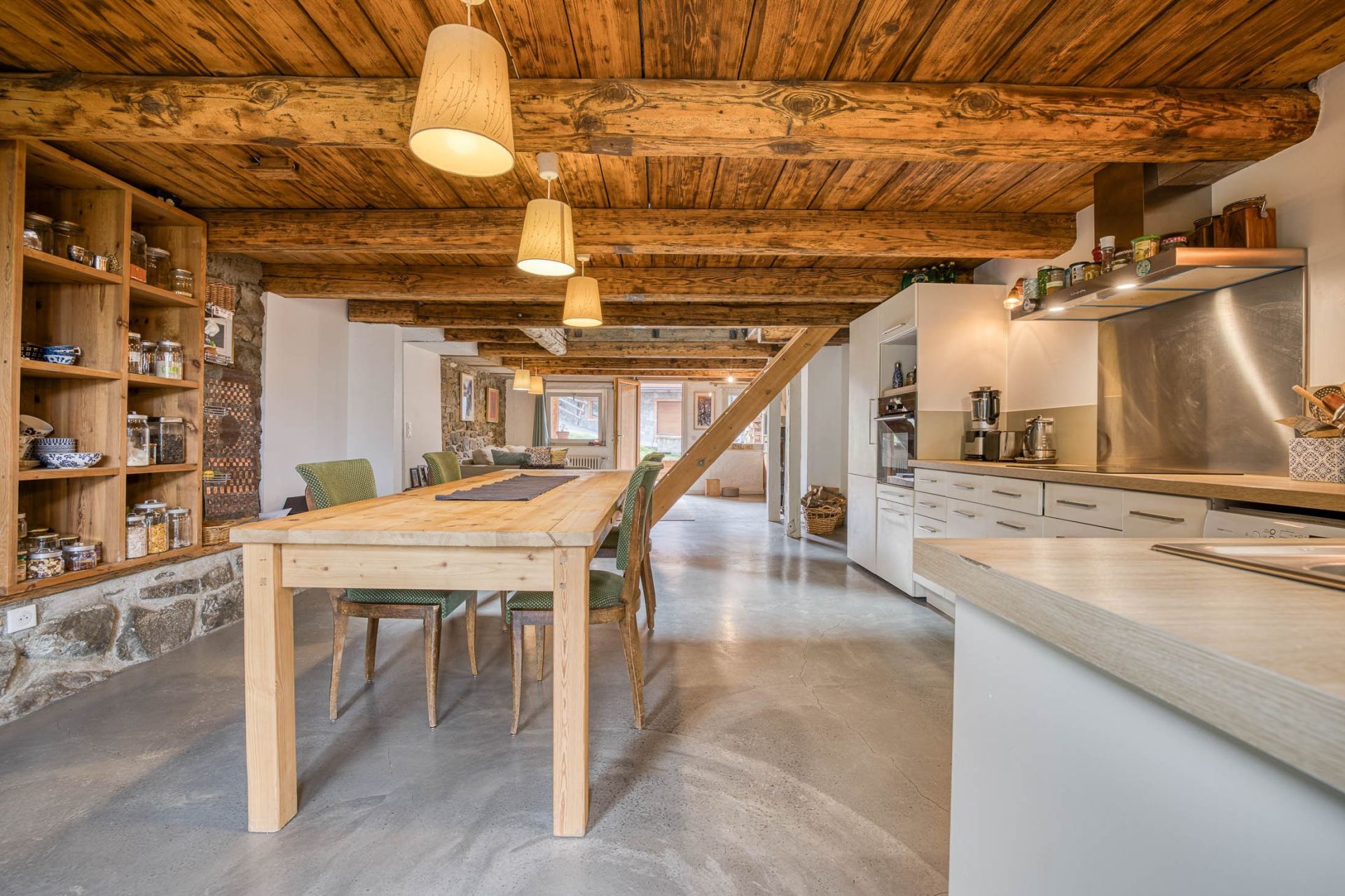 luxury apartment 4 Rooms for sale on MANIGOD (74230)
