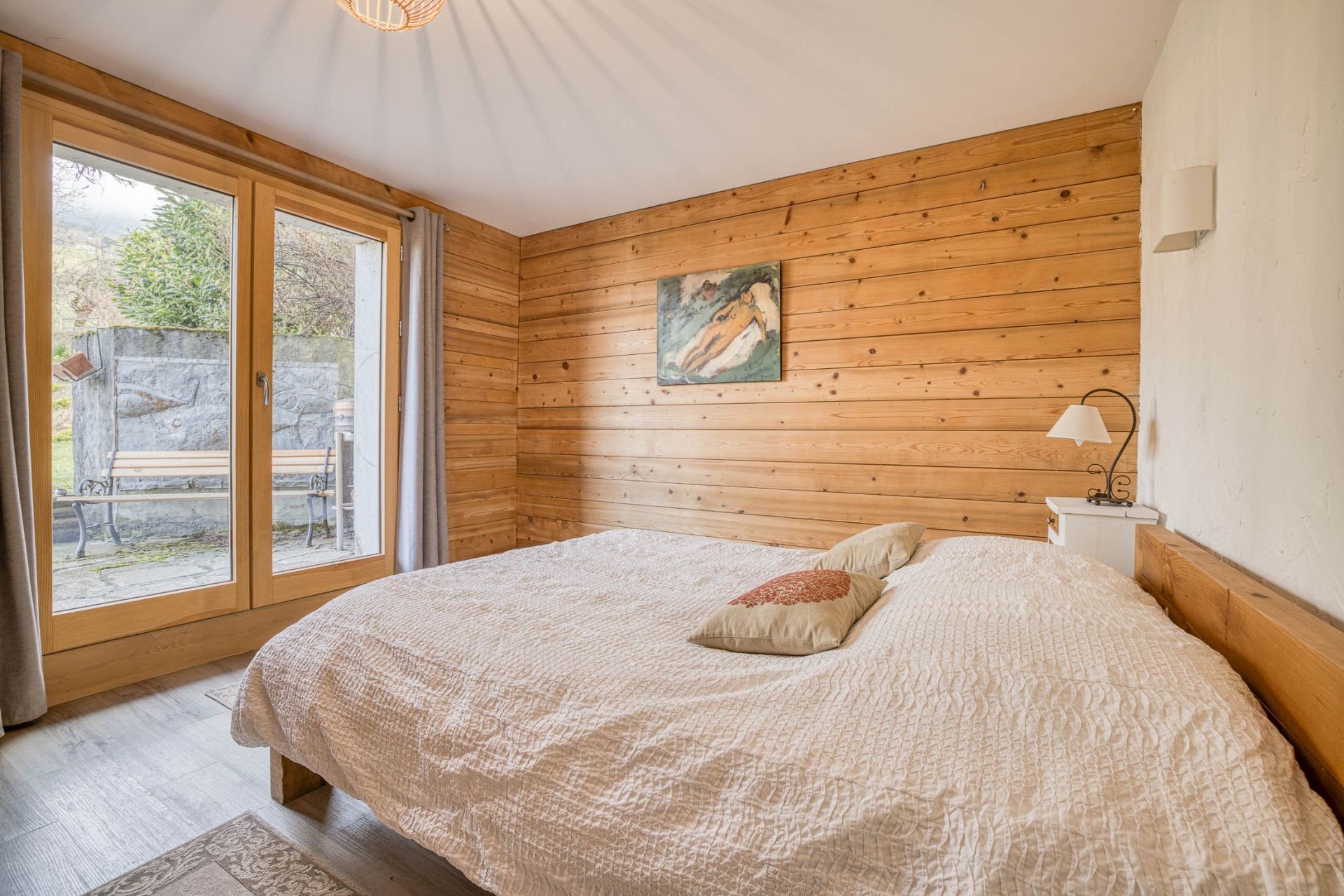 luxury apartment 4 Rooms for sale on MANIGOD (74230)