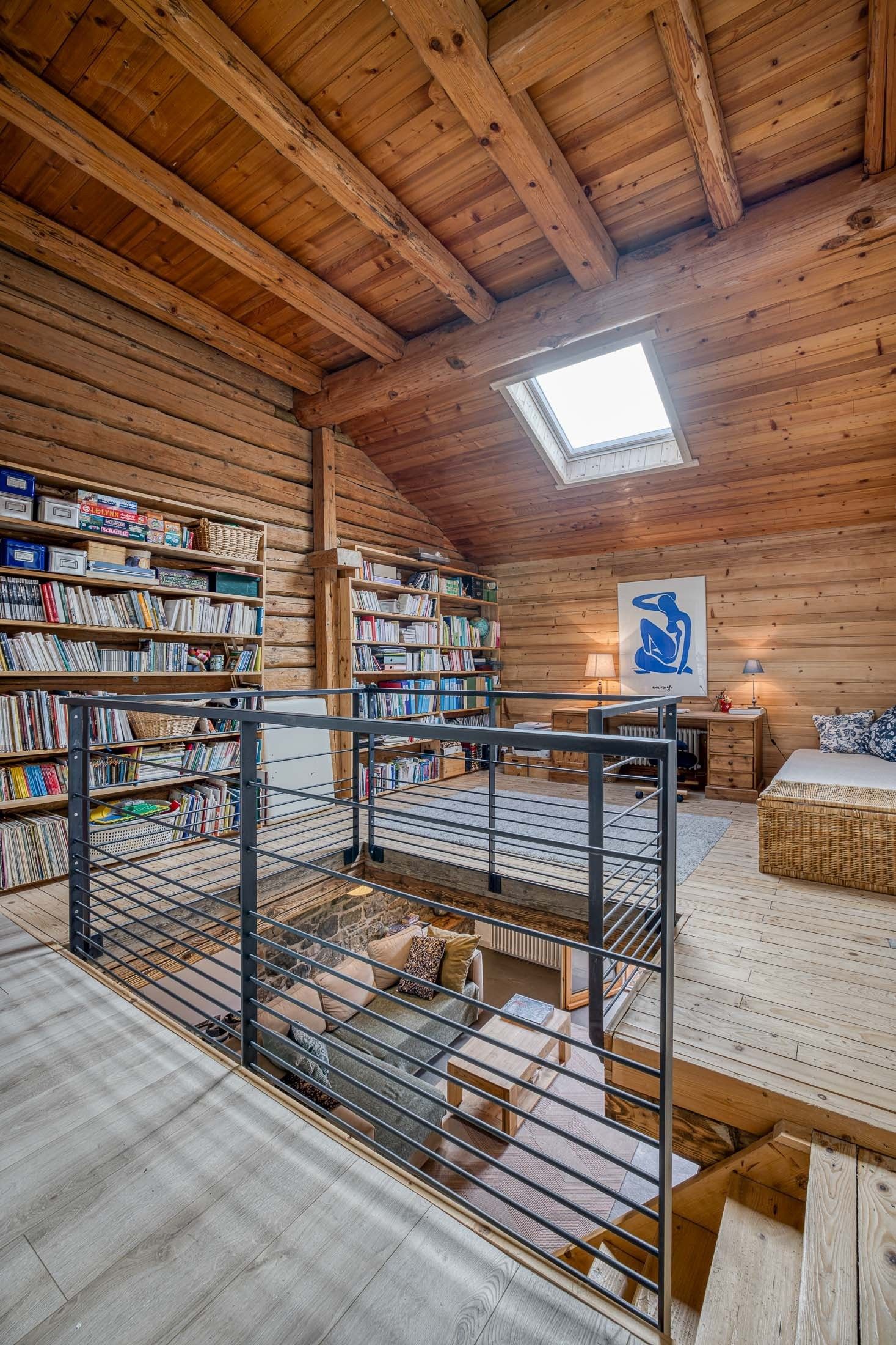 luxury apartment 4 Rooms for sale on MANIGOD (74230)