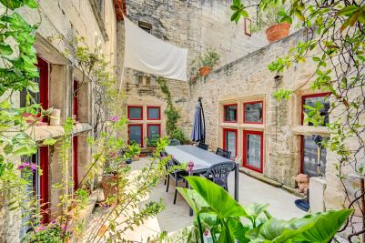 Sale Luxury house Vallabrègues 6&nbsp;Rooms 285&nbsp;m²