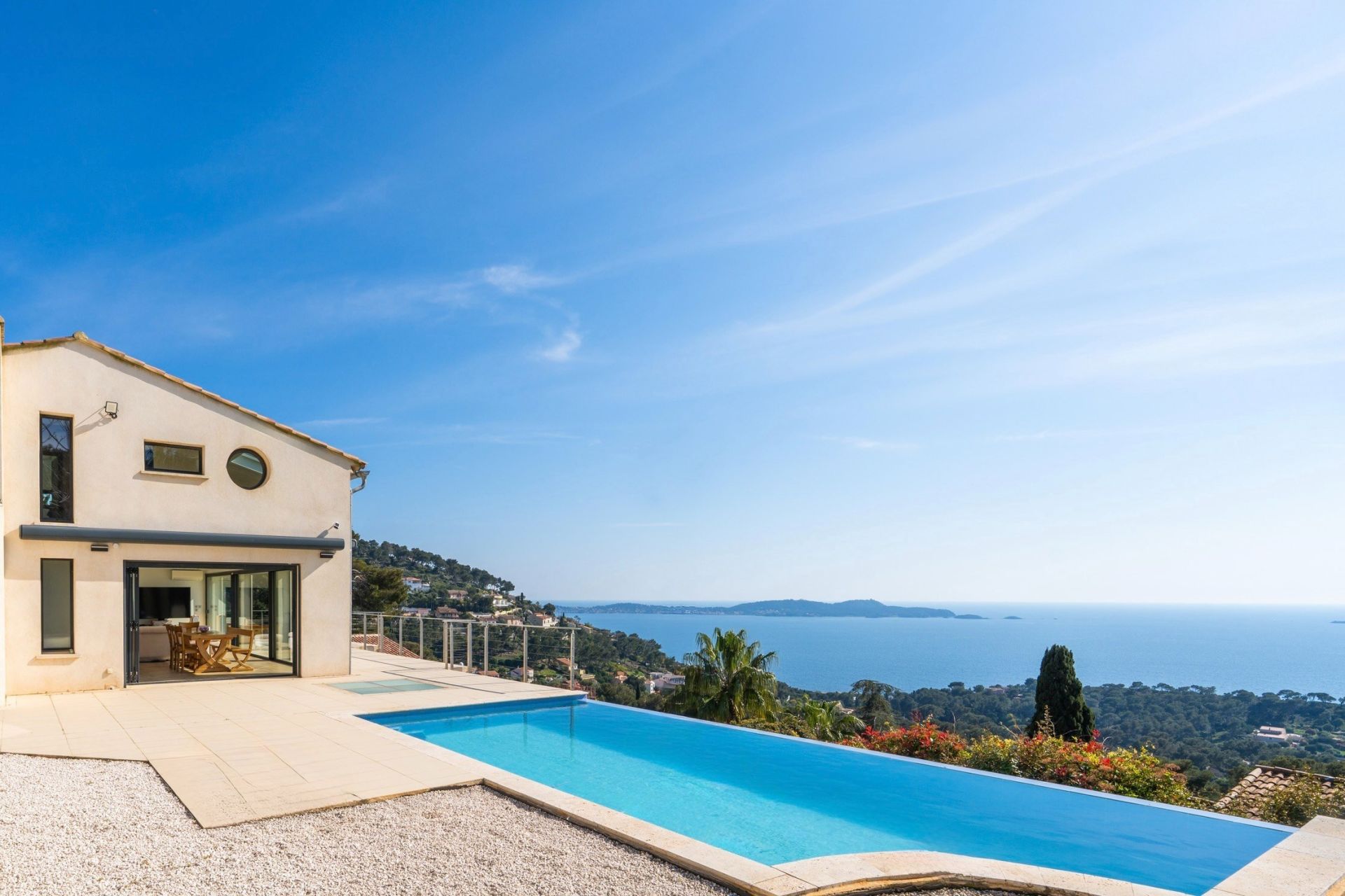 luxury house 9 Rooms for sale on CARQUEIRANNE (83320)