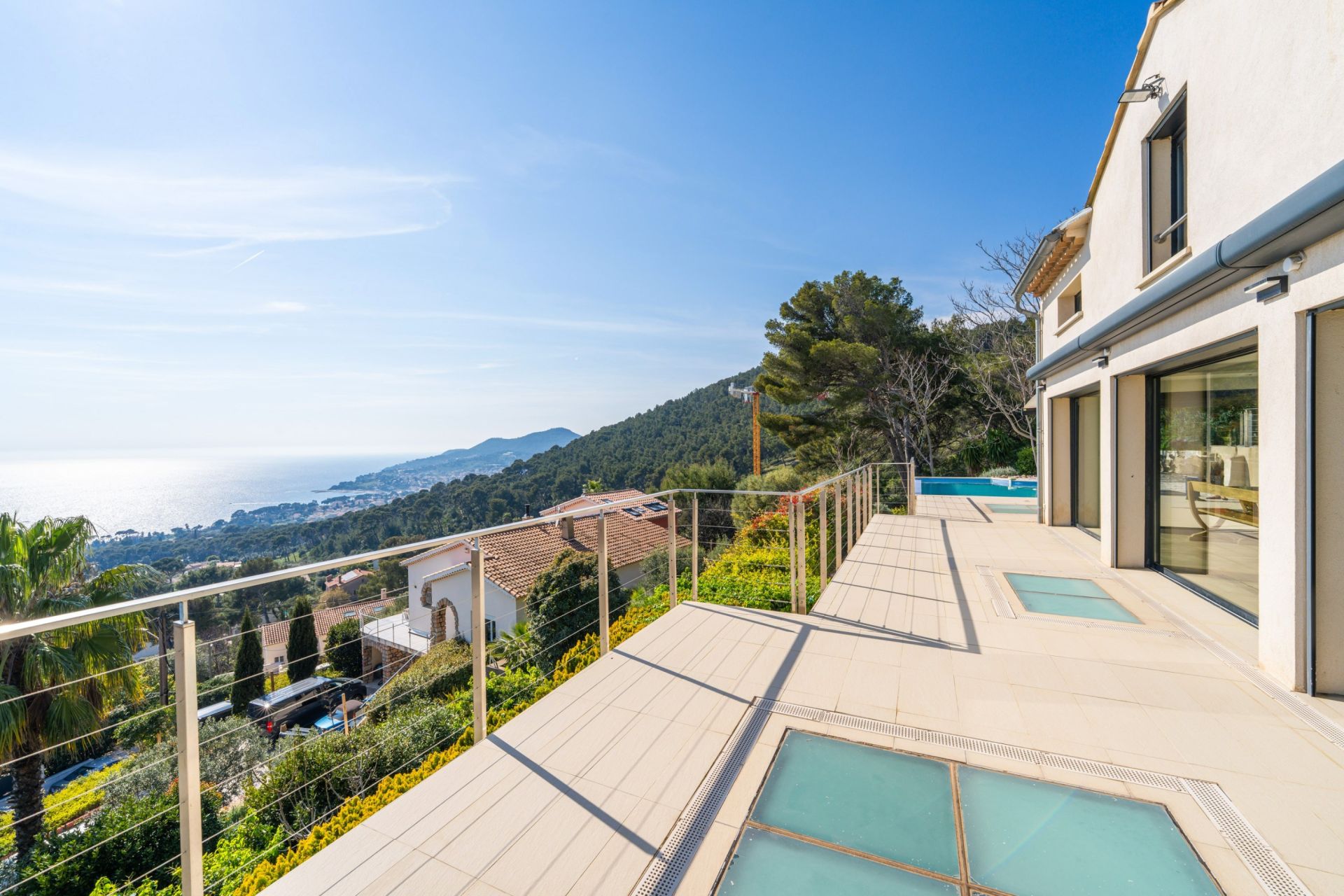 maison de luxe 9 Pièces en vente sur CARQUEIRANNE (83320)