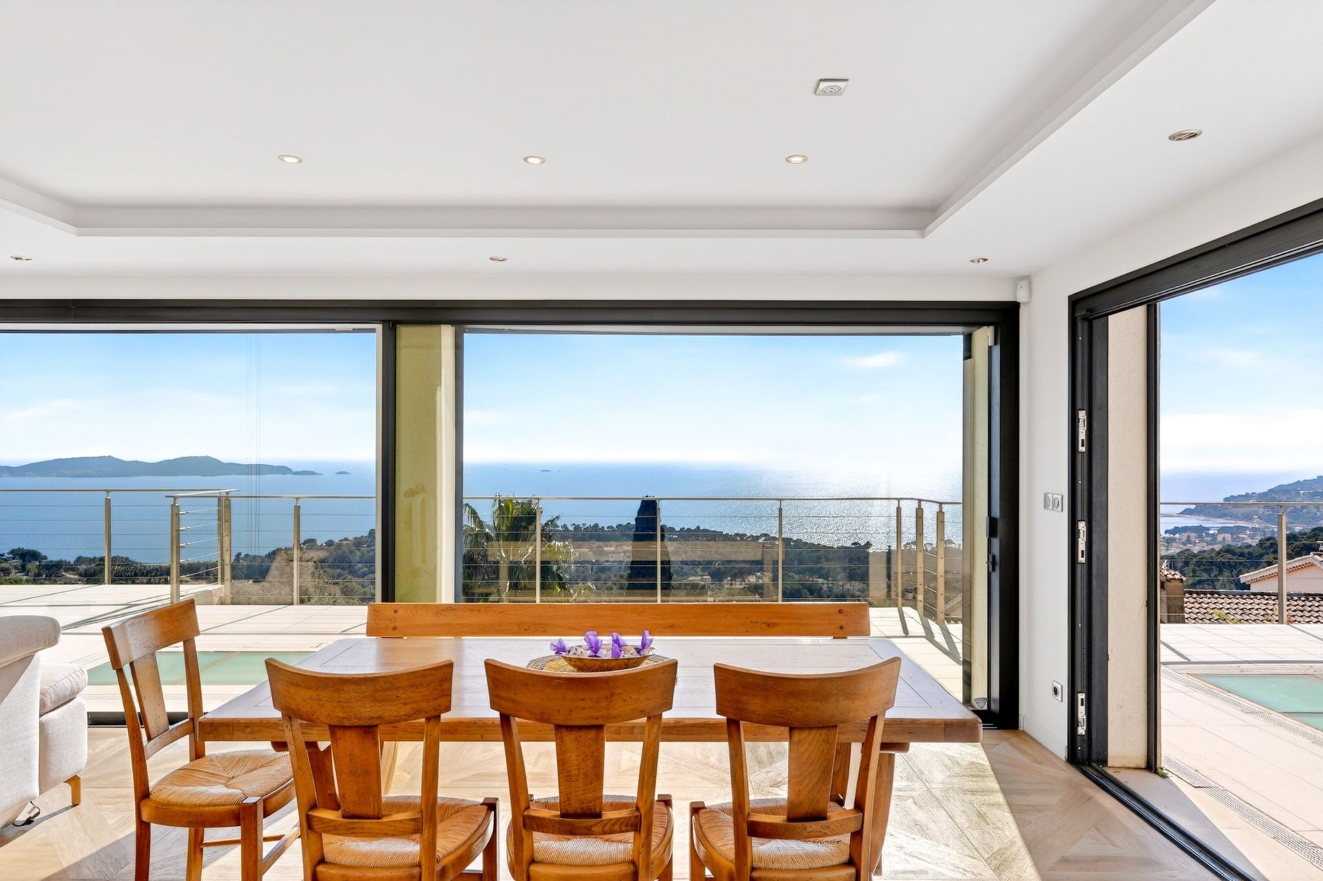 luxury house 9 Rooms for sale on CARQUEIRANNE (83320)